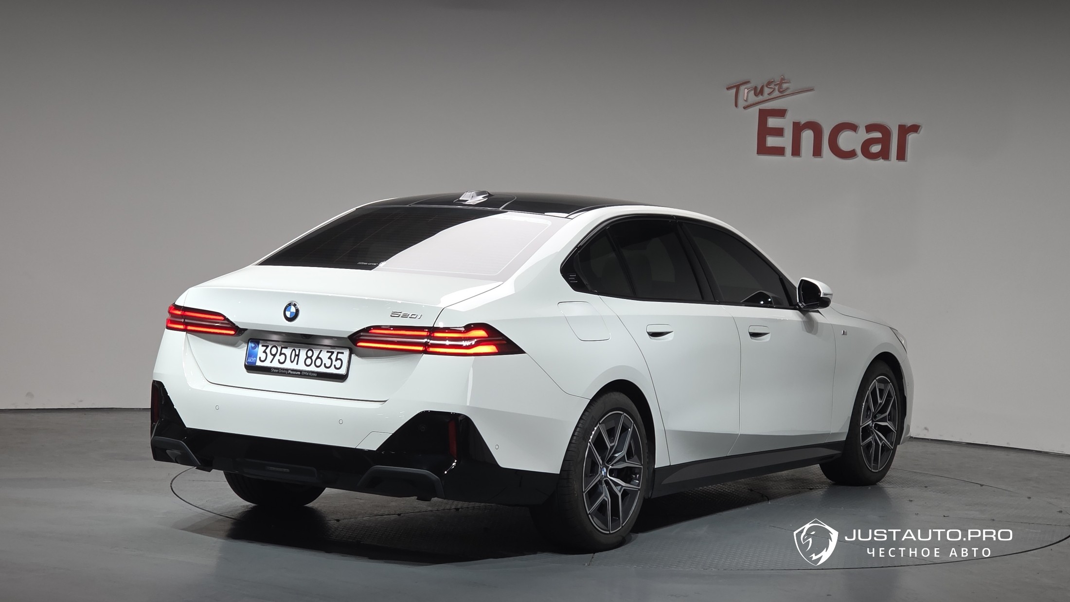 Автомобиль BMW 5-Series