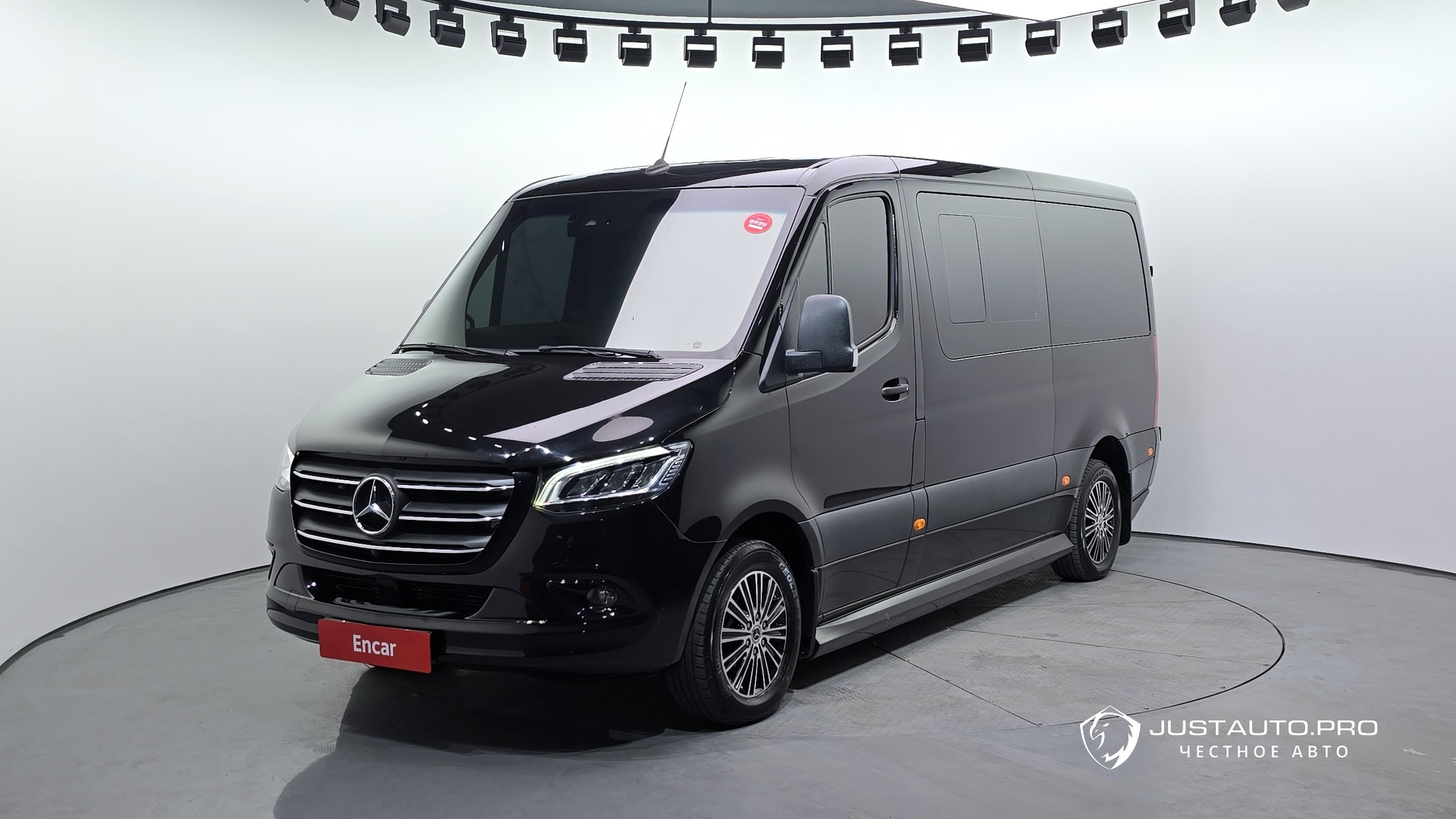 Автомобиль Mercedes-Benz Sprinter
