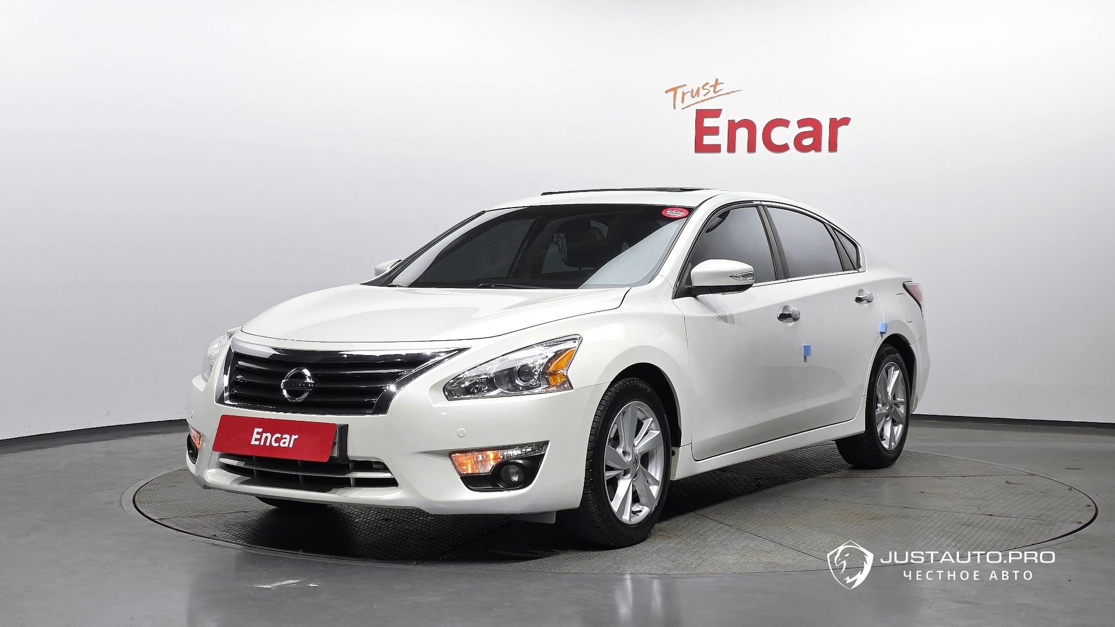 Автомобиль Nissan Altima