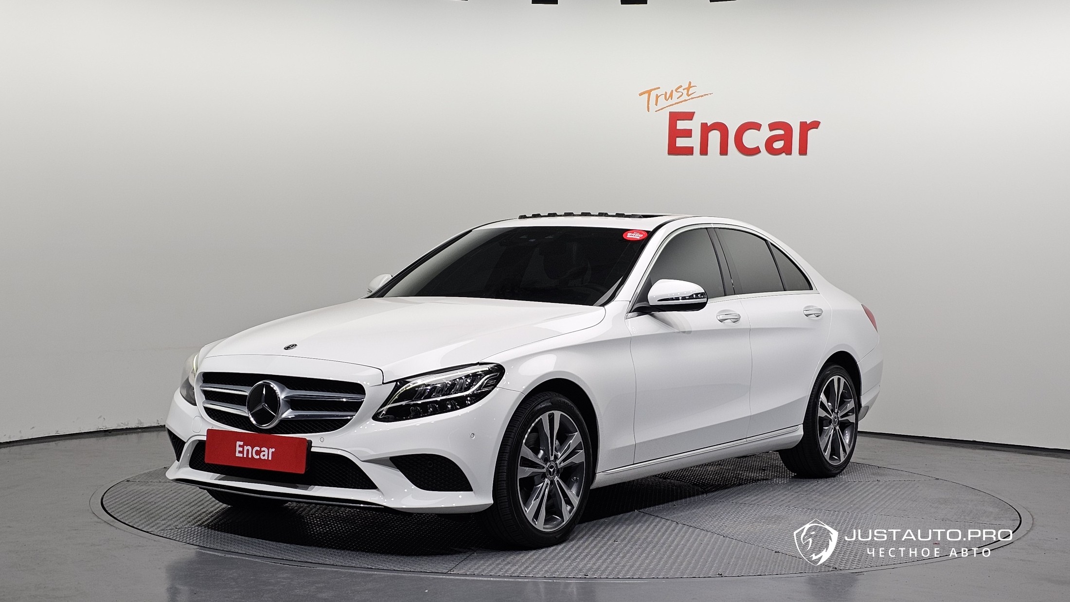 Автомобиль Mercedes-Benz C-Class