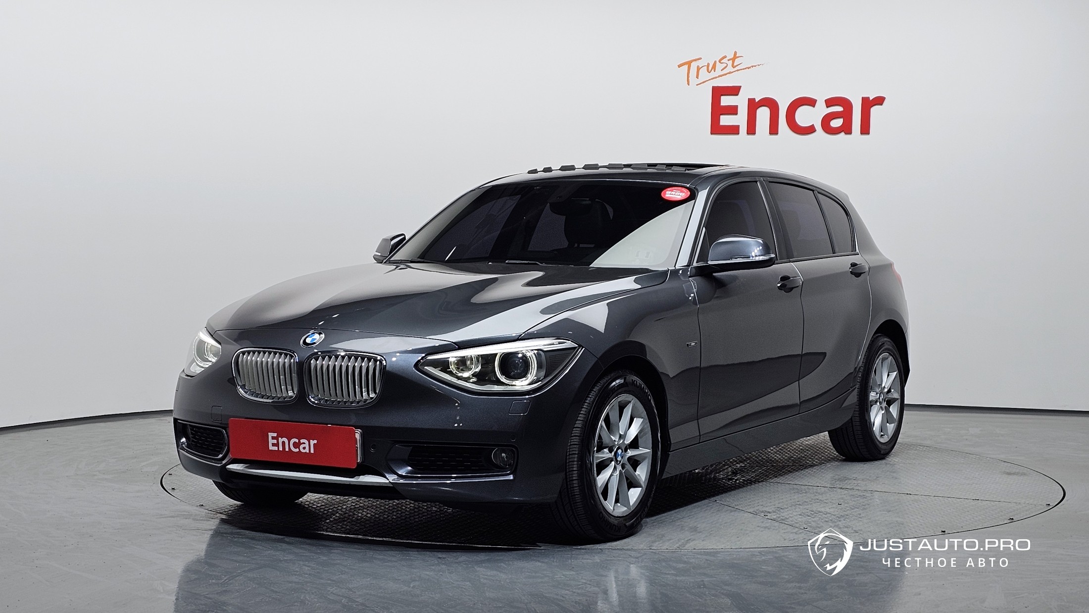 Автомобиль BMW 1-Series