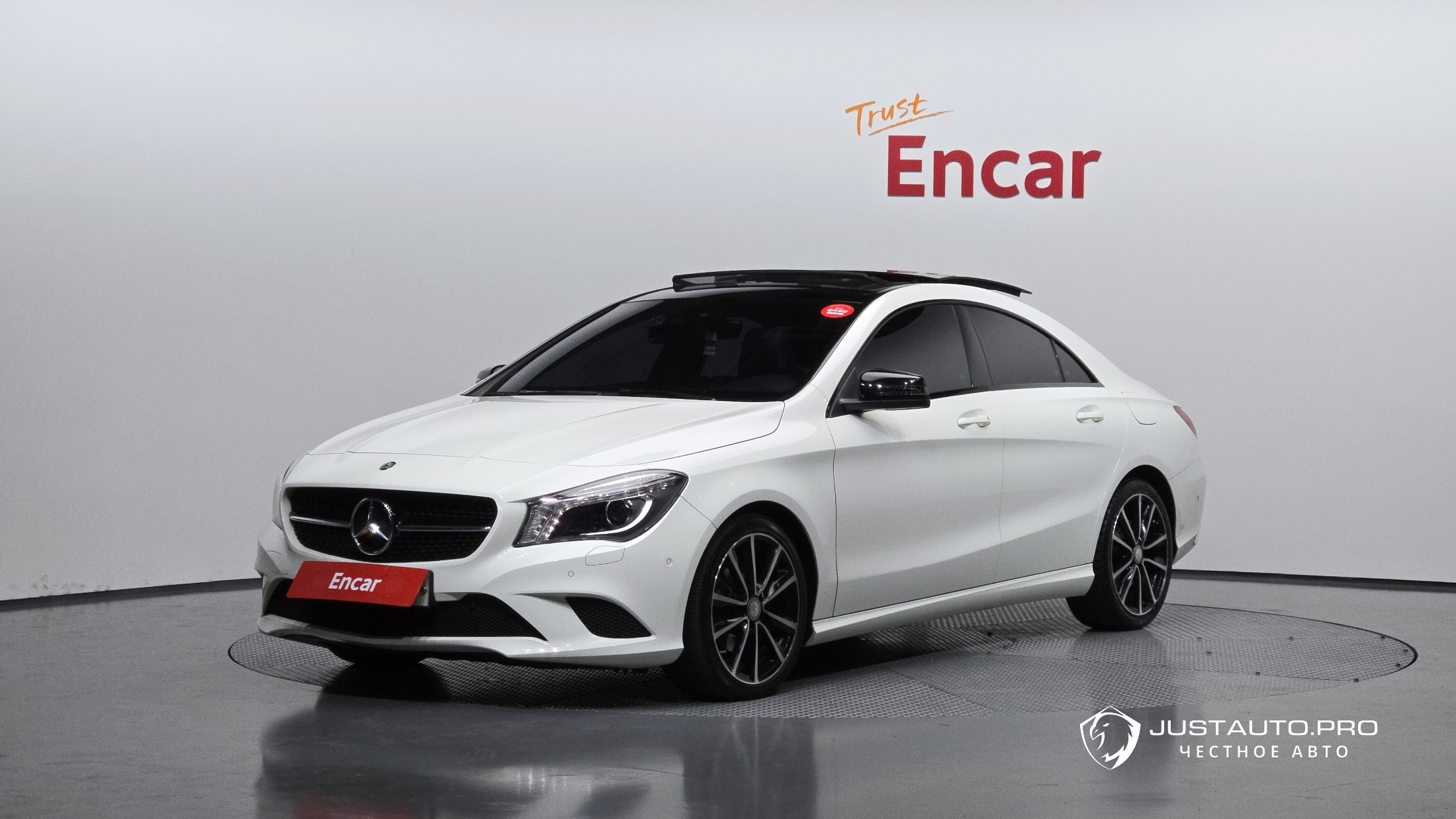 Автомобиль Mercedes-Benz CLA-Class
