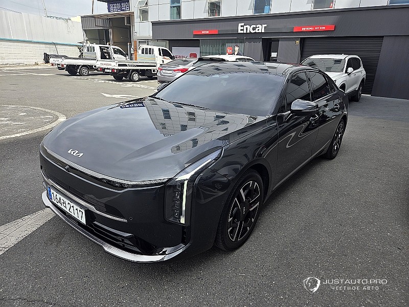 Автомобиль Kia K8
