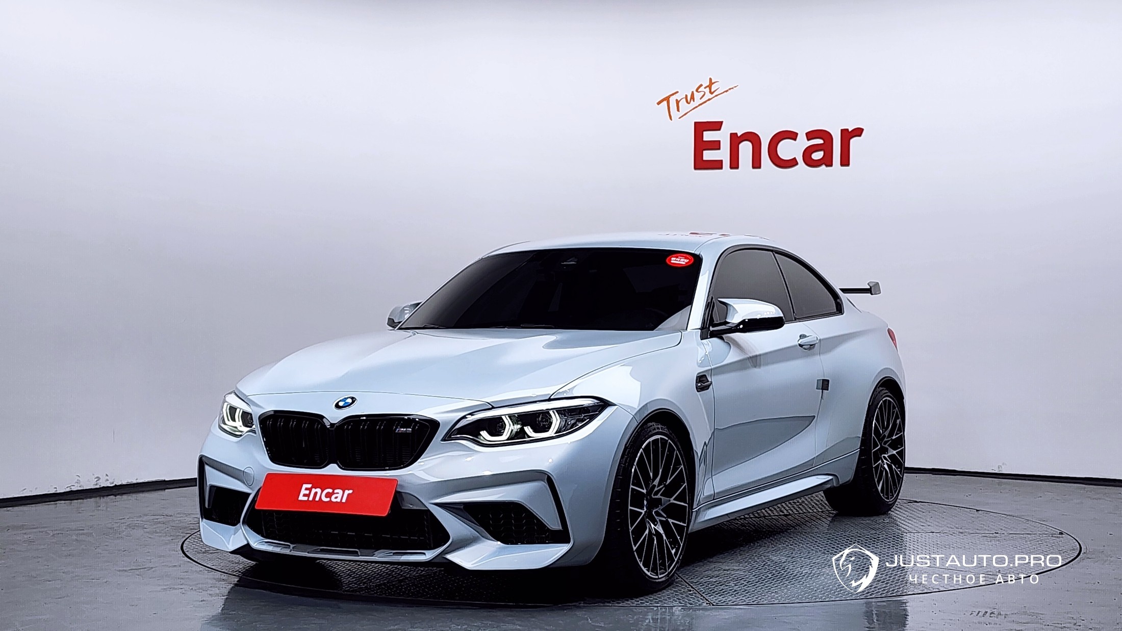 Автомобиль BMW M2