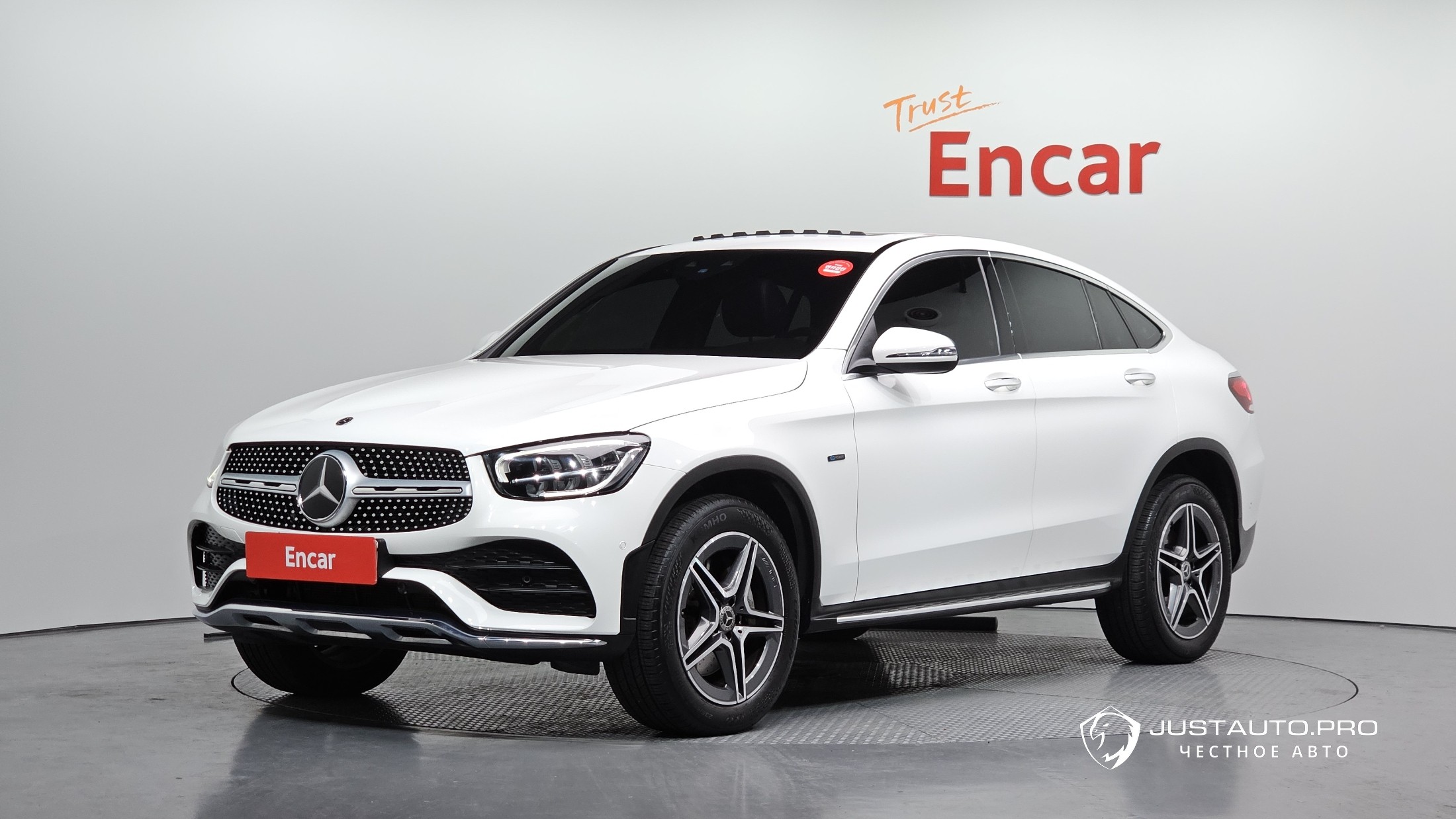 Автомобиль Mercedes-Benz GLC-Class