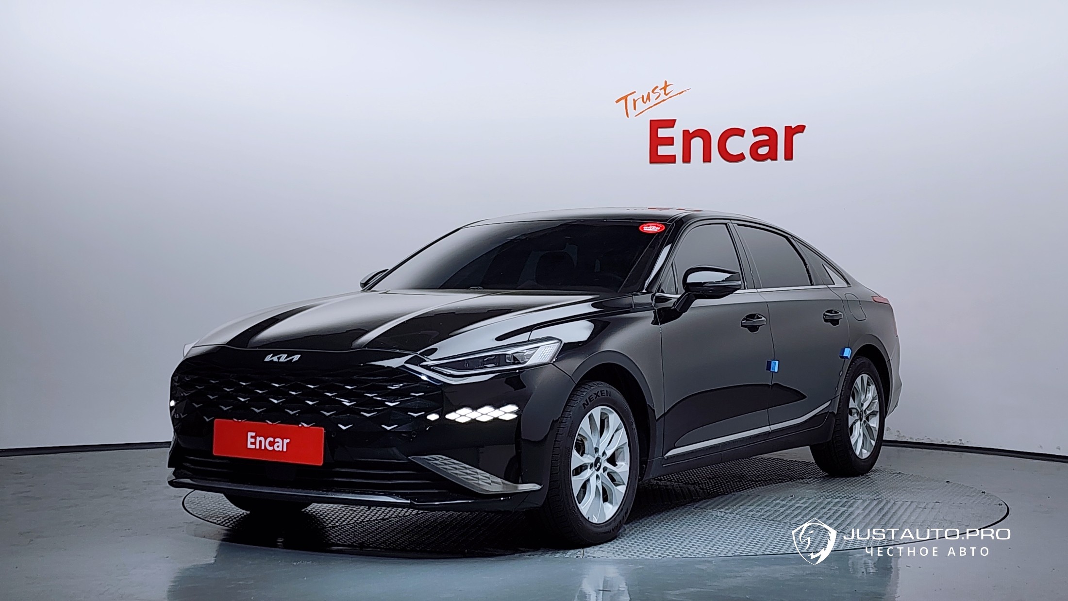Автомобиль Kia K8
