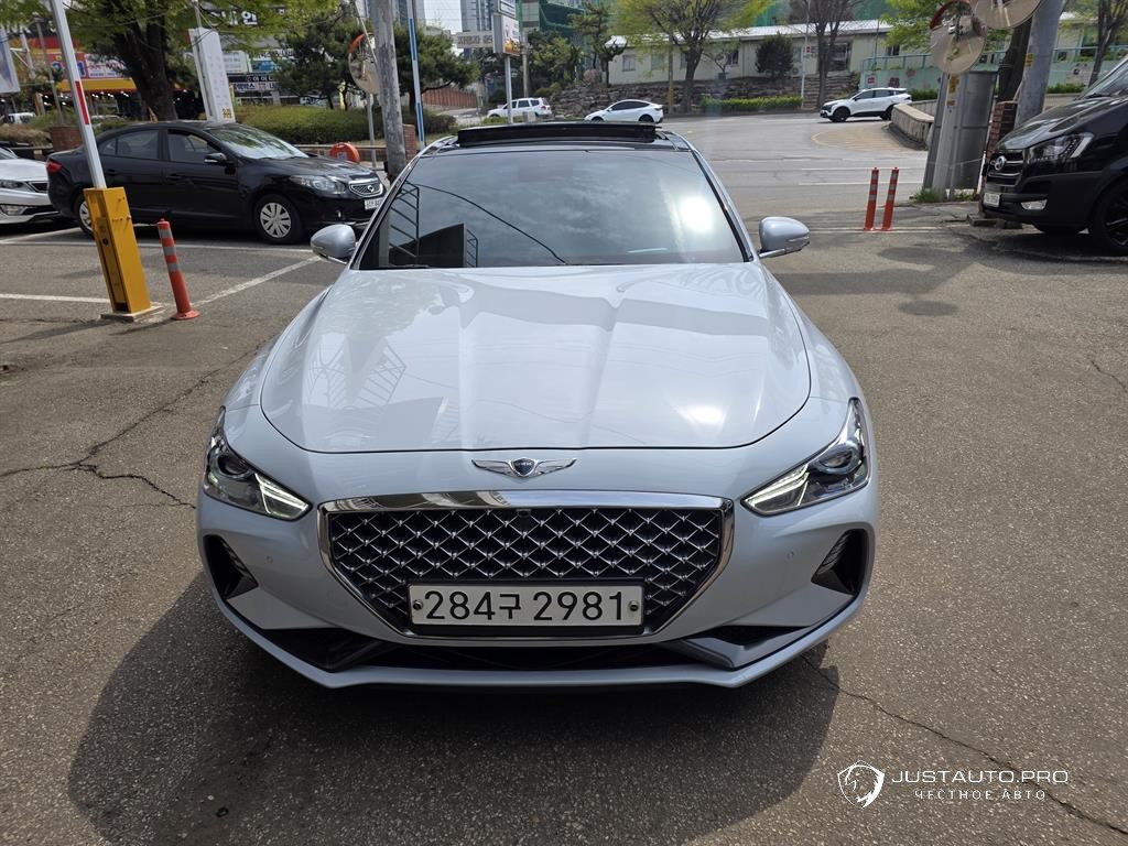 Автомобиль Genesis G70