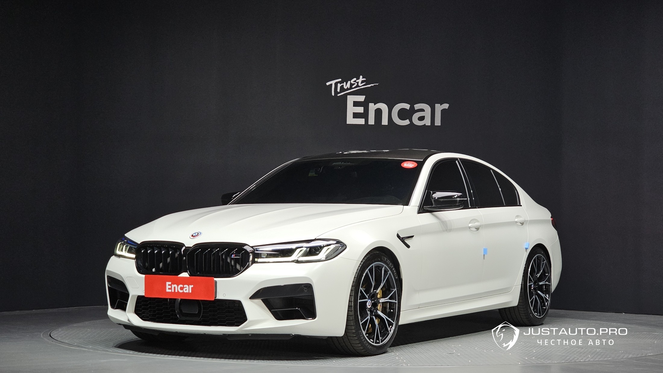 Автомобиль BMW M5
