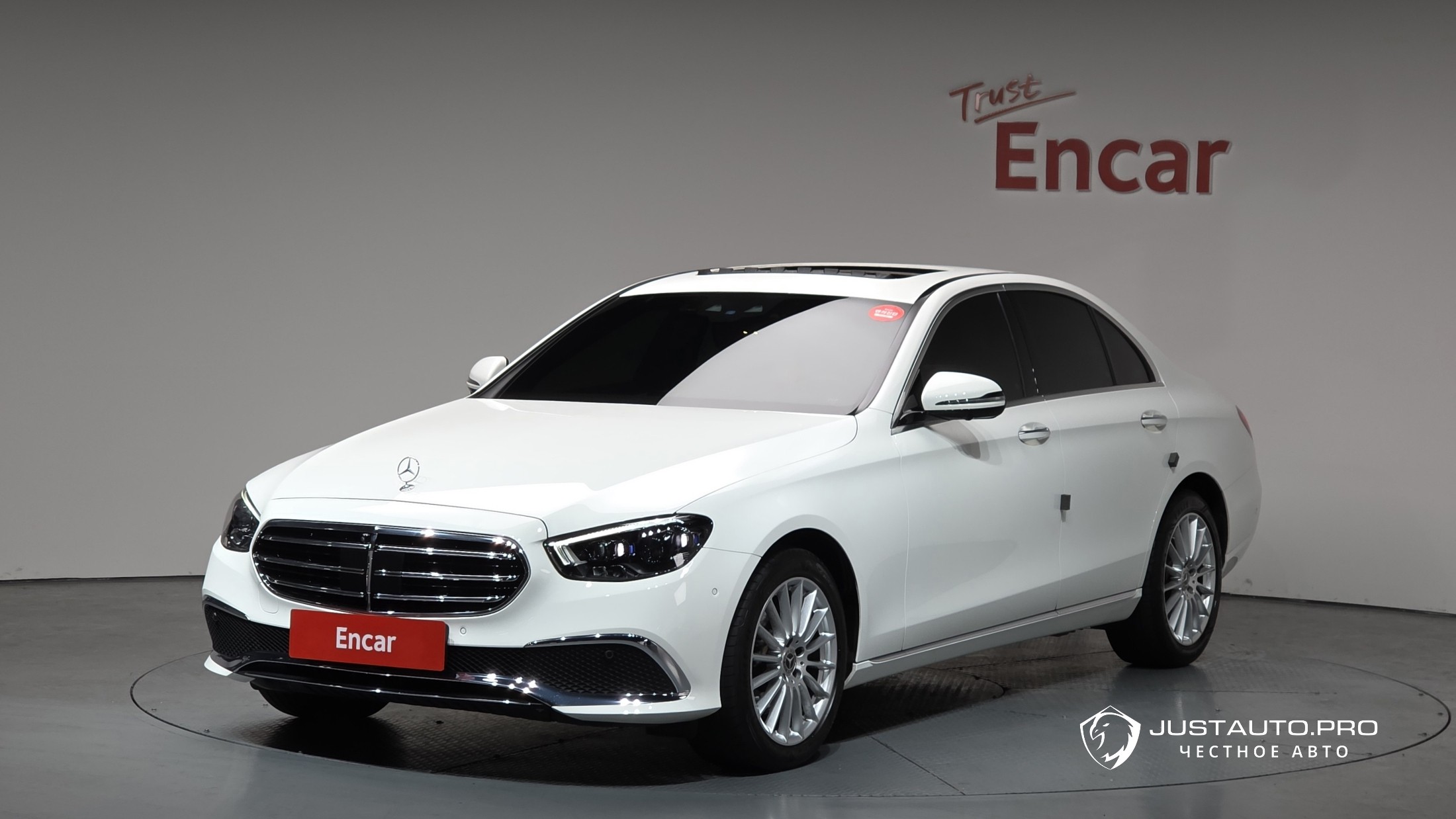Автомобиль Mercedes-Benz E-Class