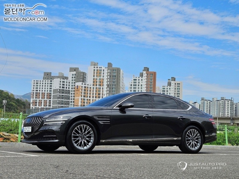 Автомобиль Genesis G80
