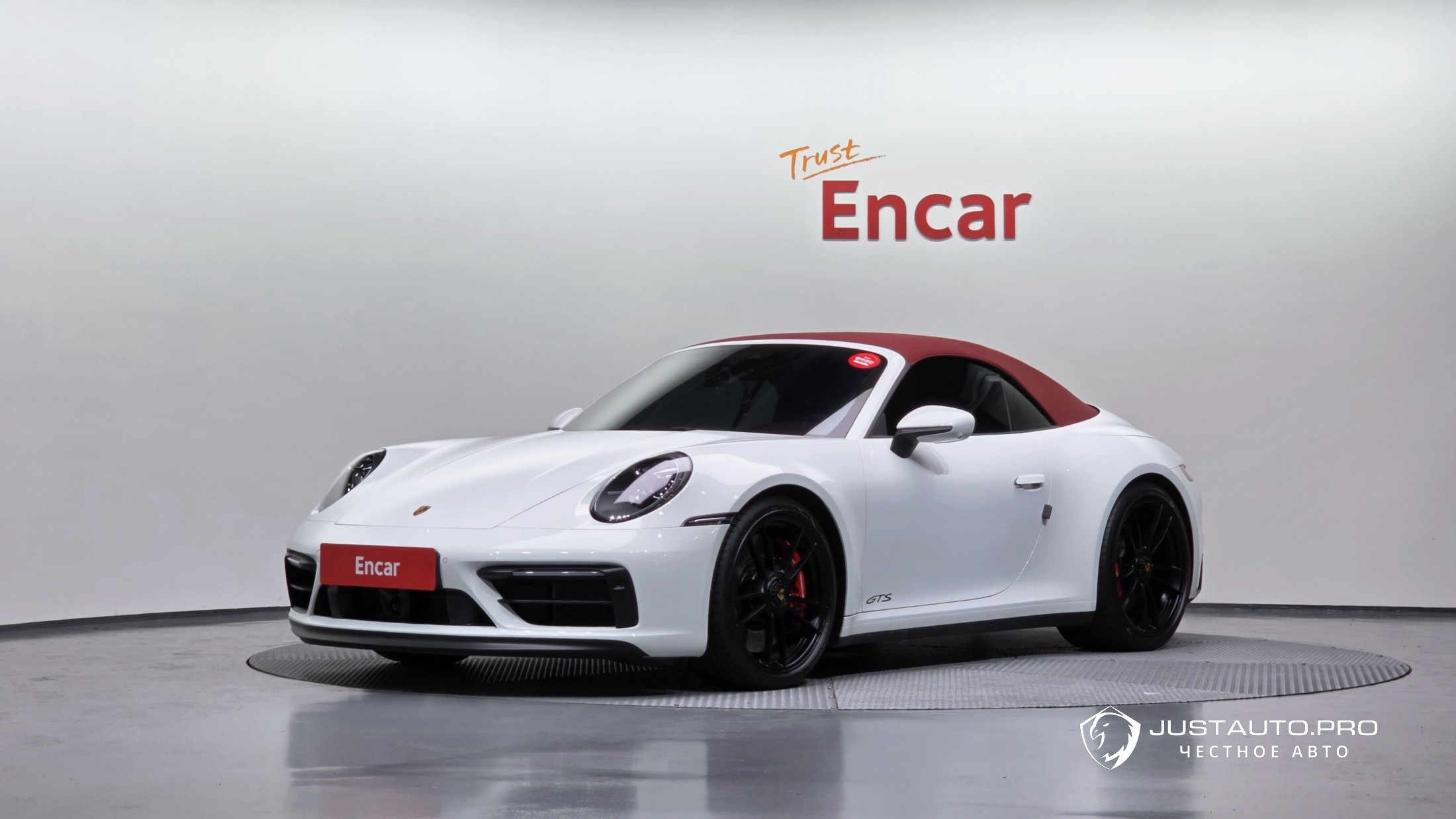 Автомобиль Porsche 911