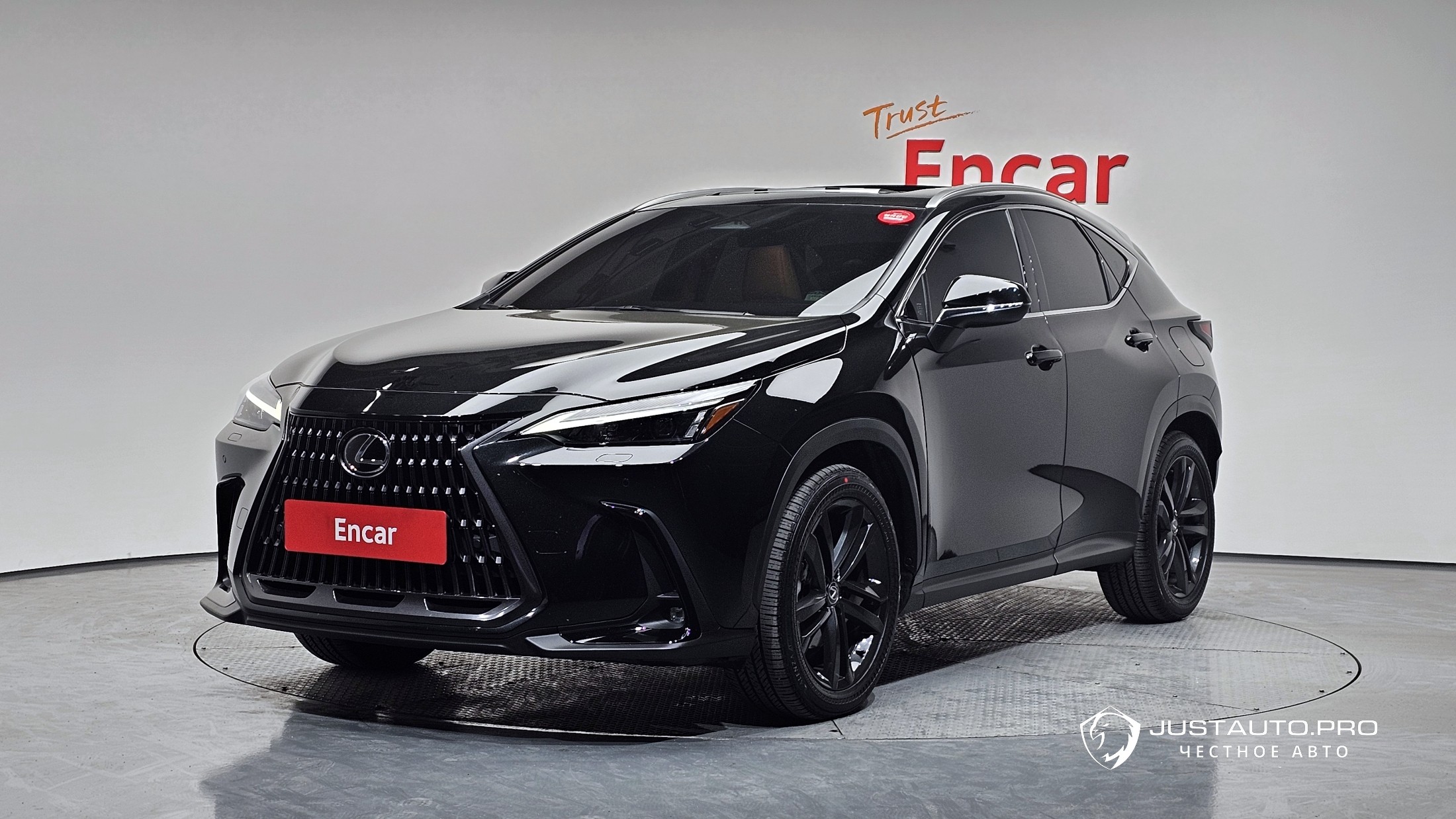 Автомобиль Lexus NX