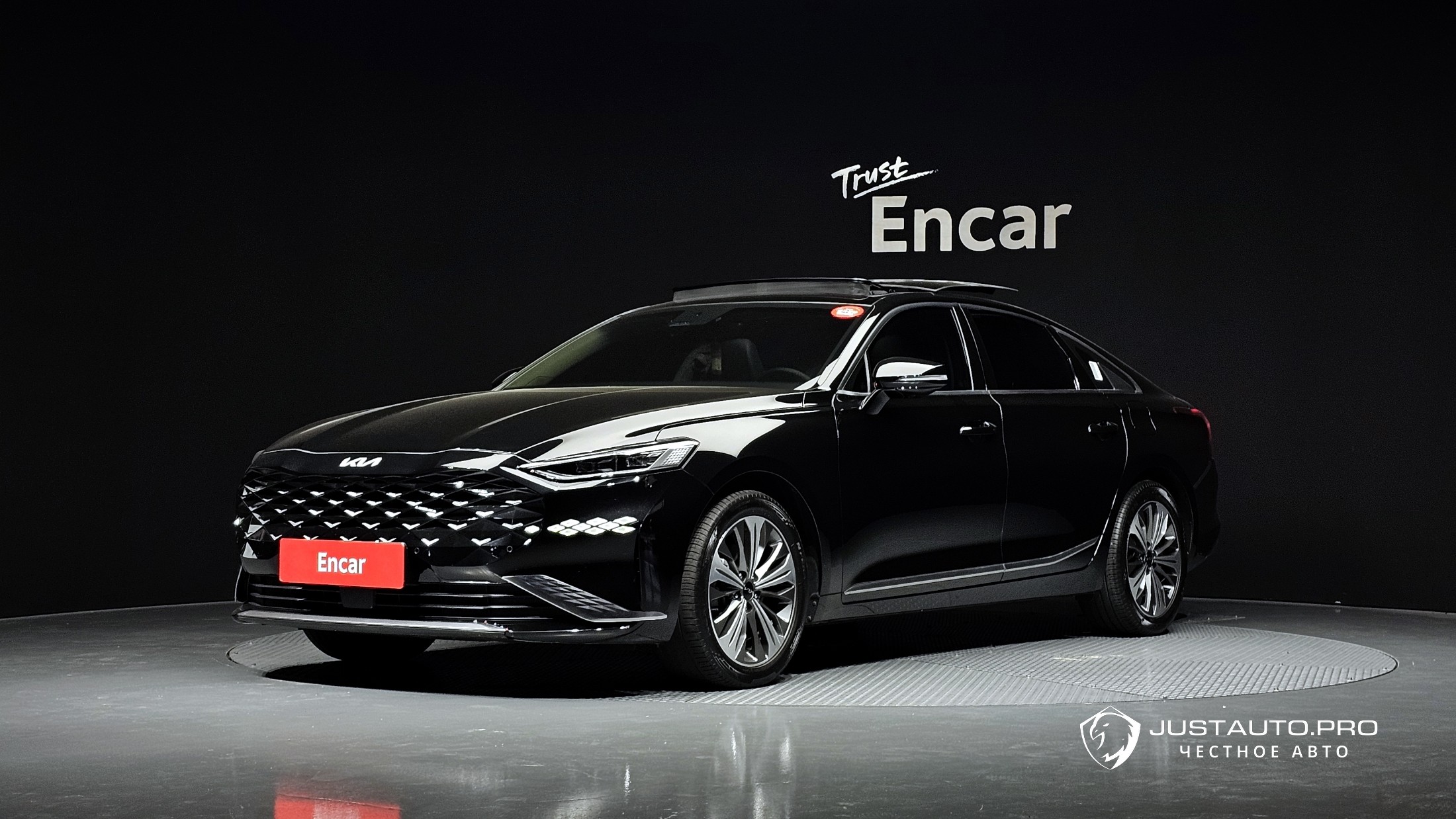 Автомобиль Kia K8
