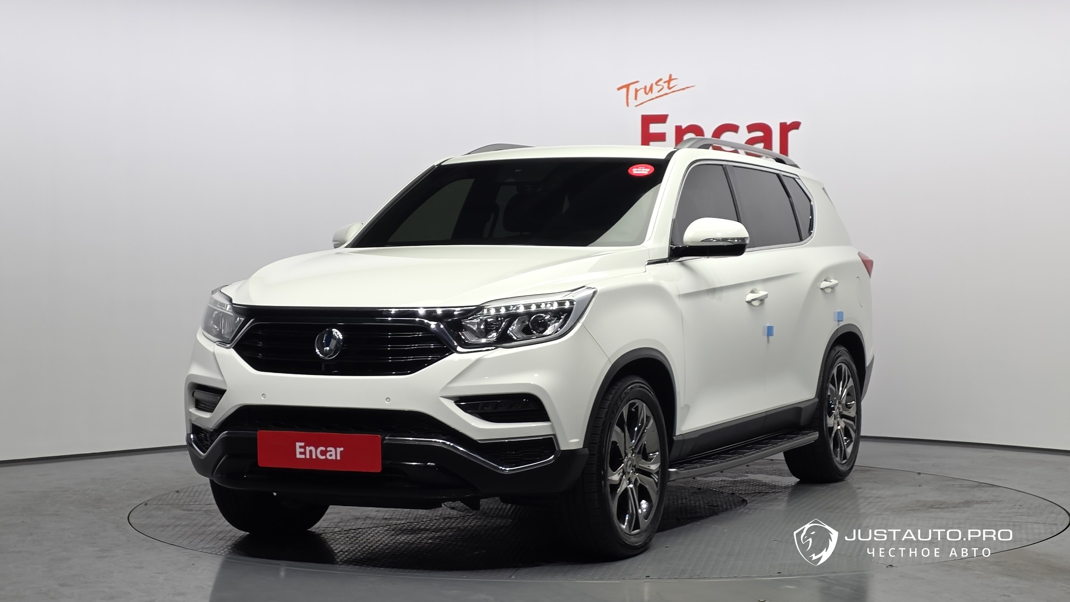 Автомобиль KG_Mobility_Ssangyong Rexton