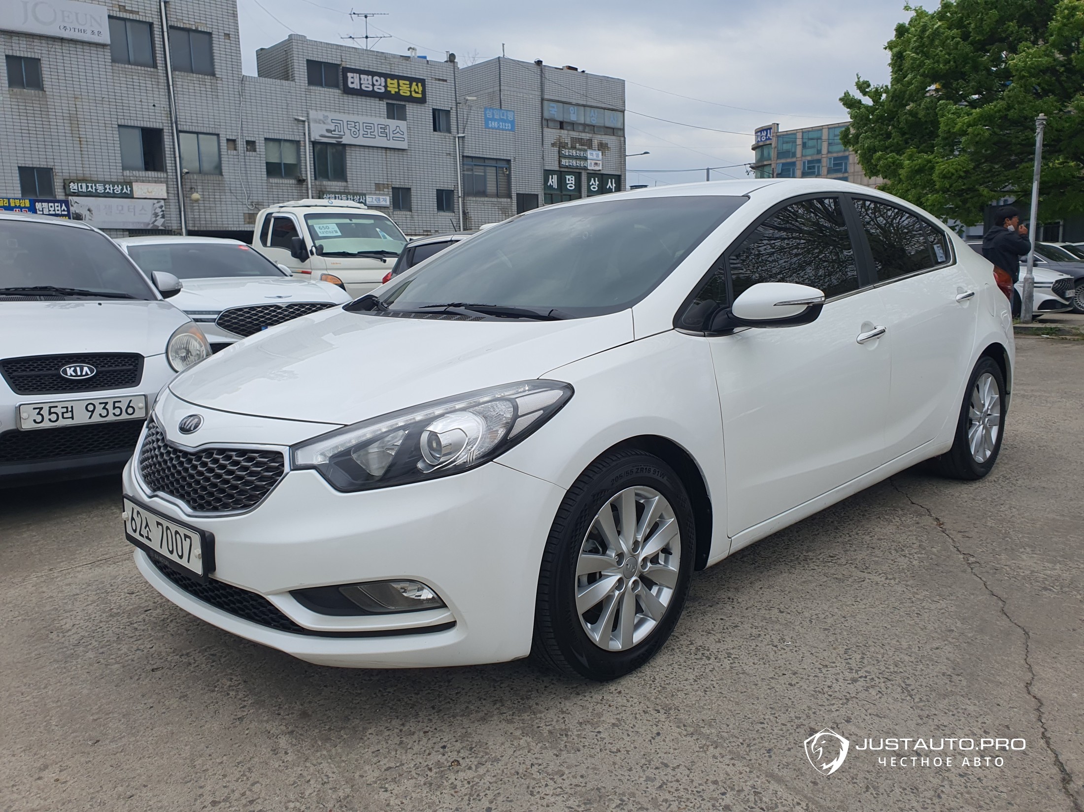 Автомобиль Kia K3