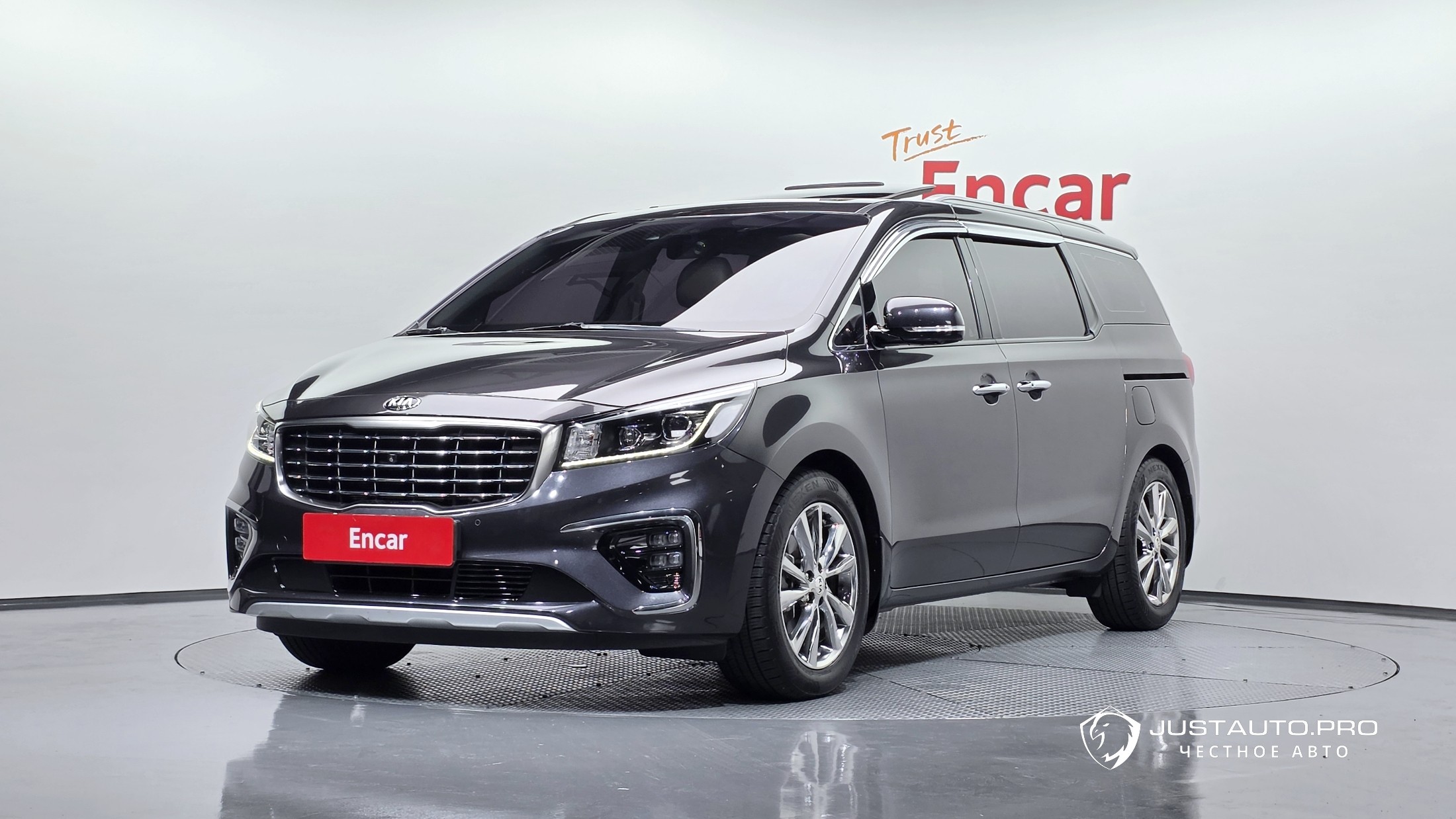 Автомобиль Kia Canival