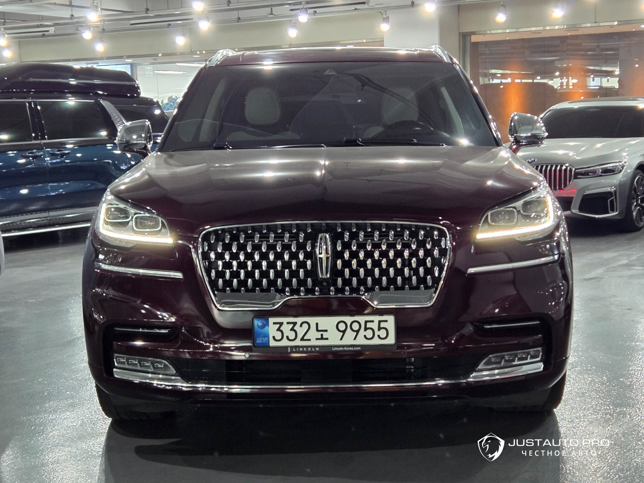 Автомобиль Lincoln Aviator