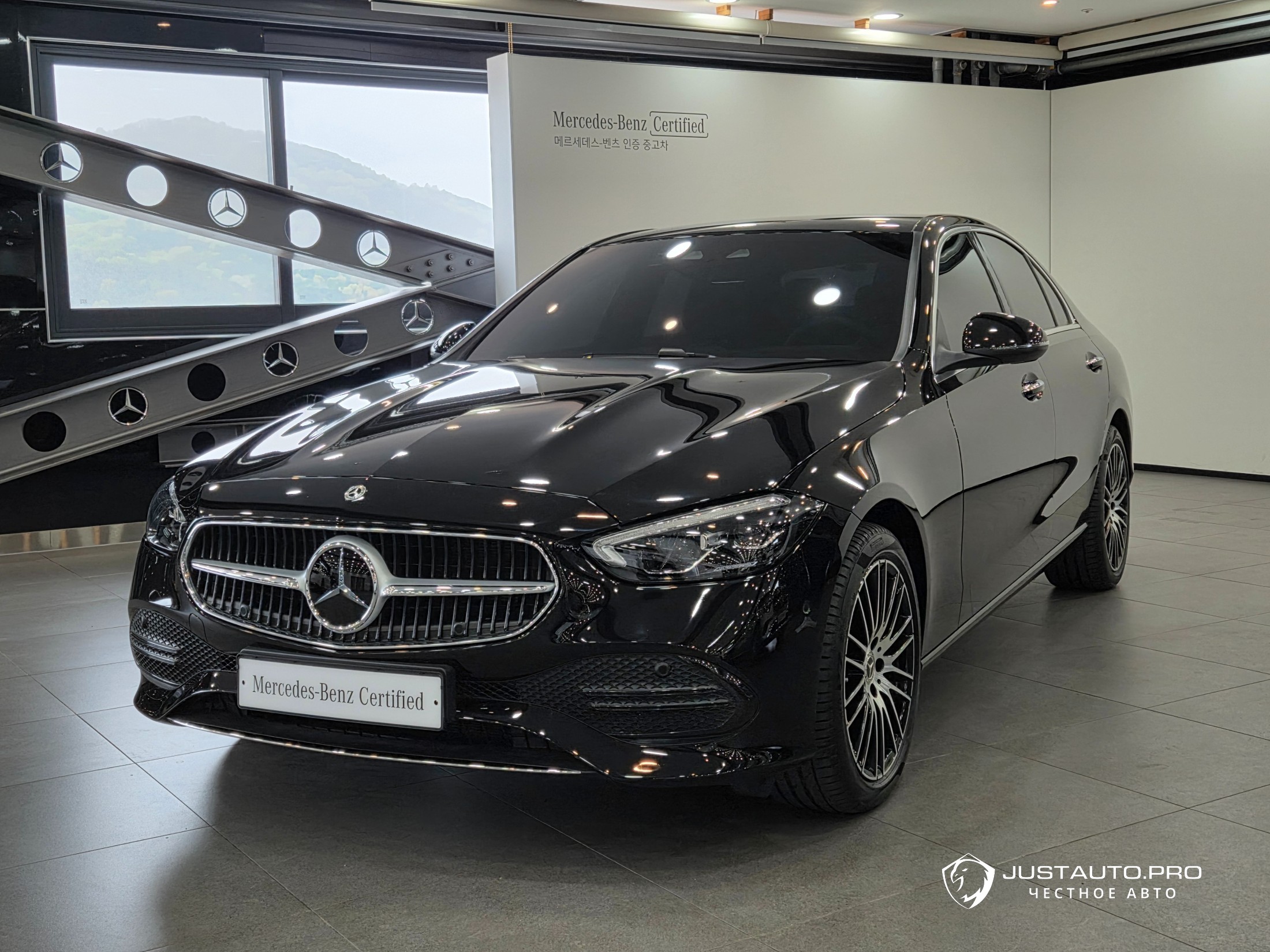 Автомобиль Mercedes-Benz C-Class