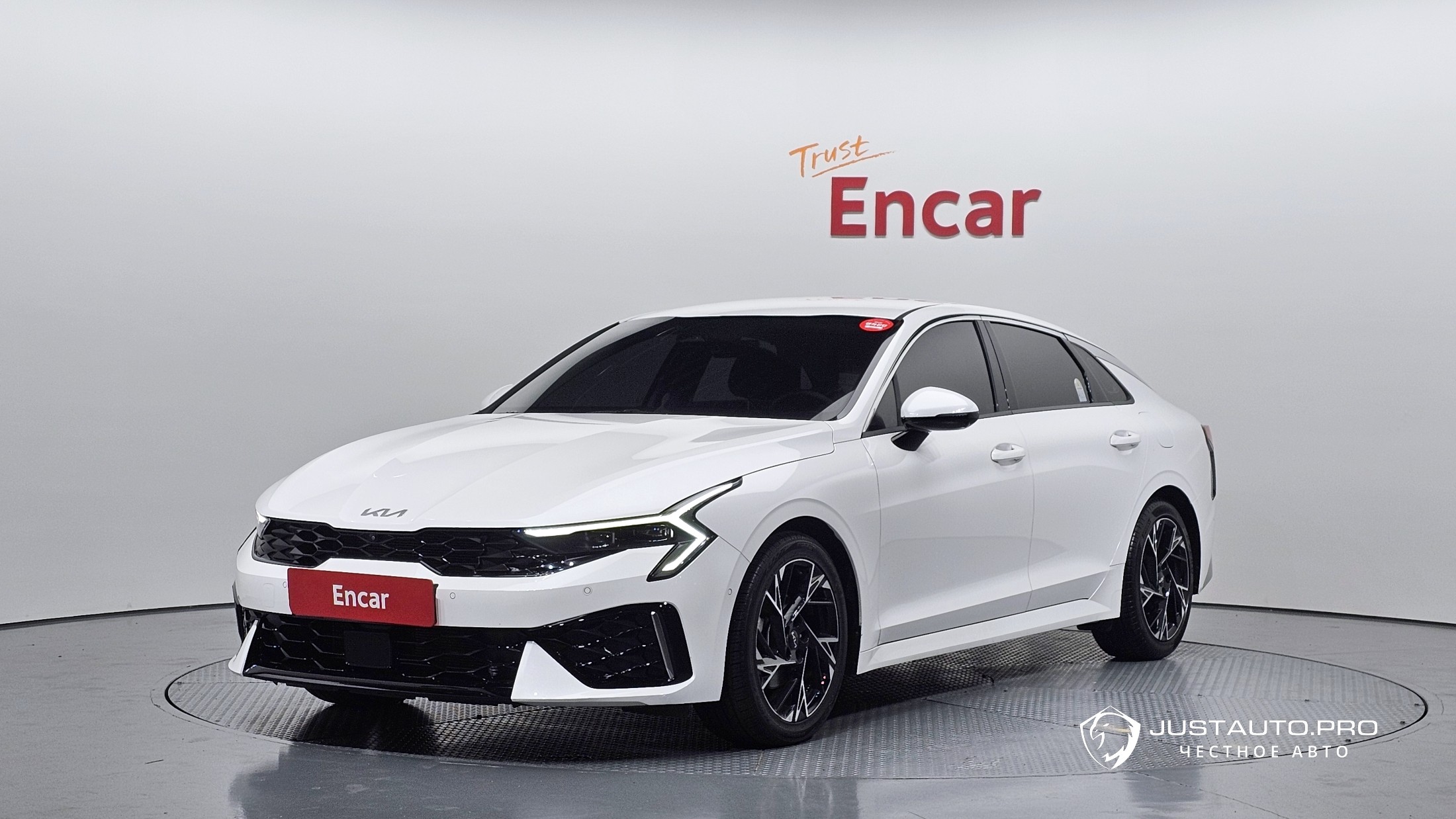 Автомобиль Kia K5