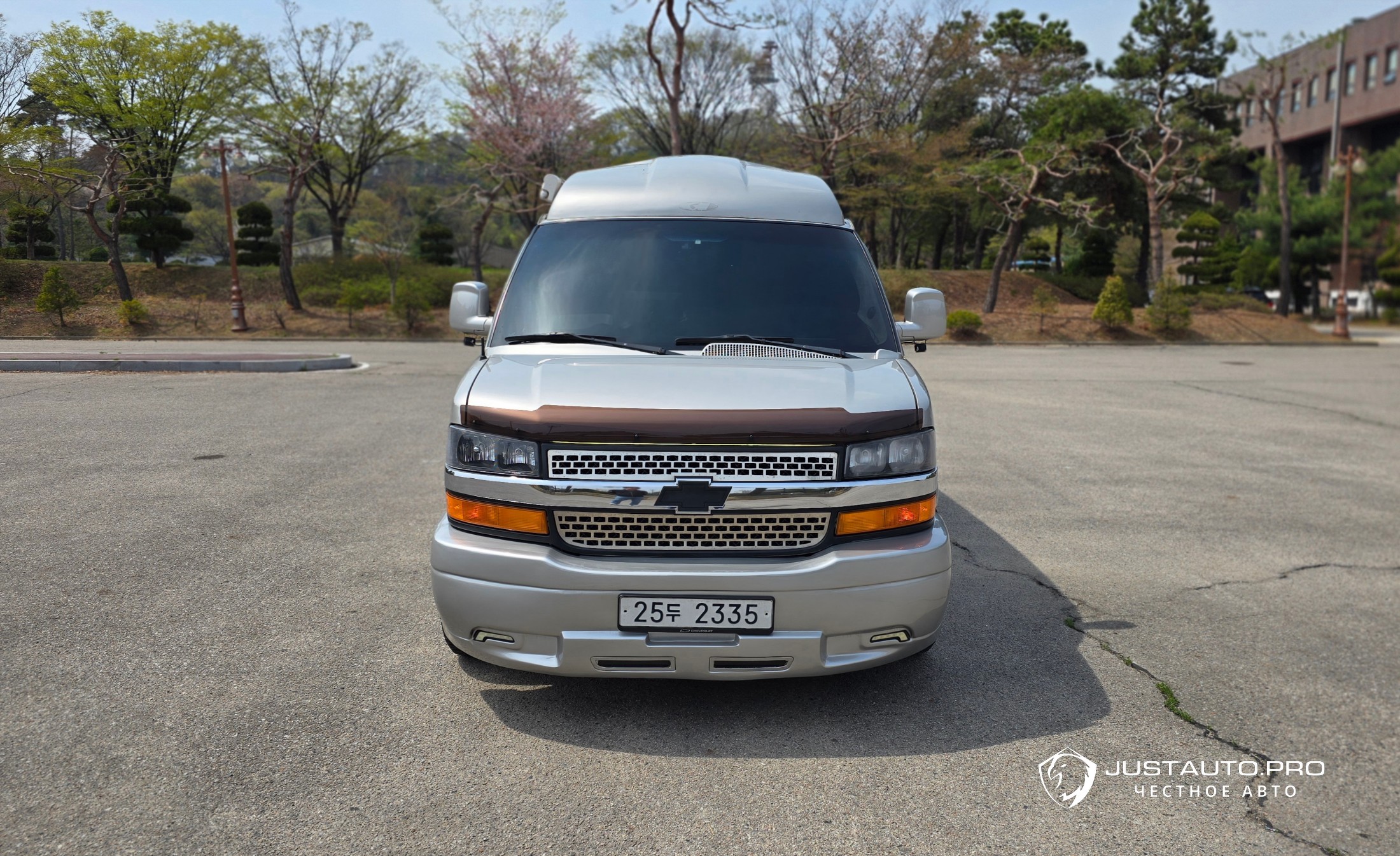 Автомобиль Chevrolet Express Van