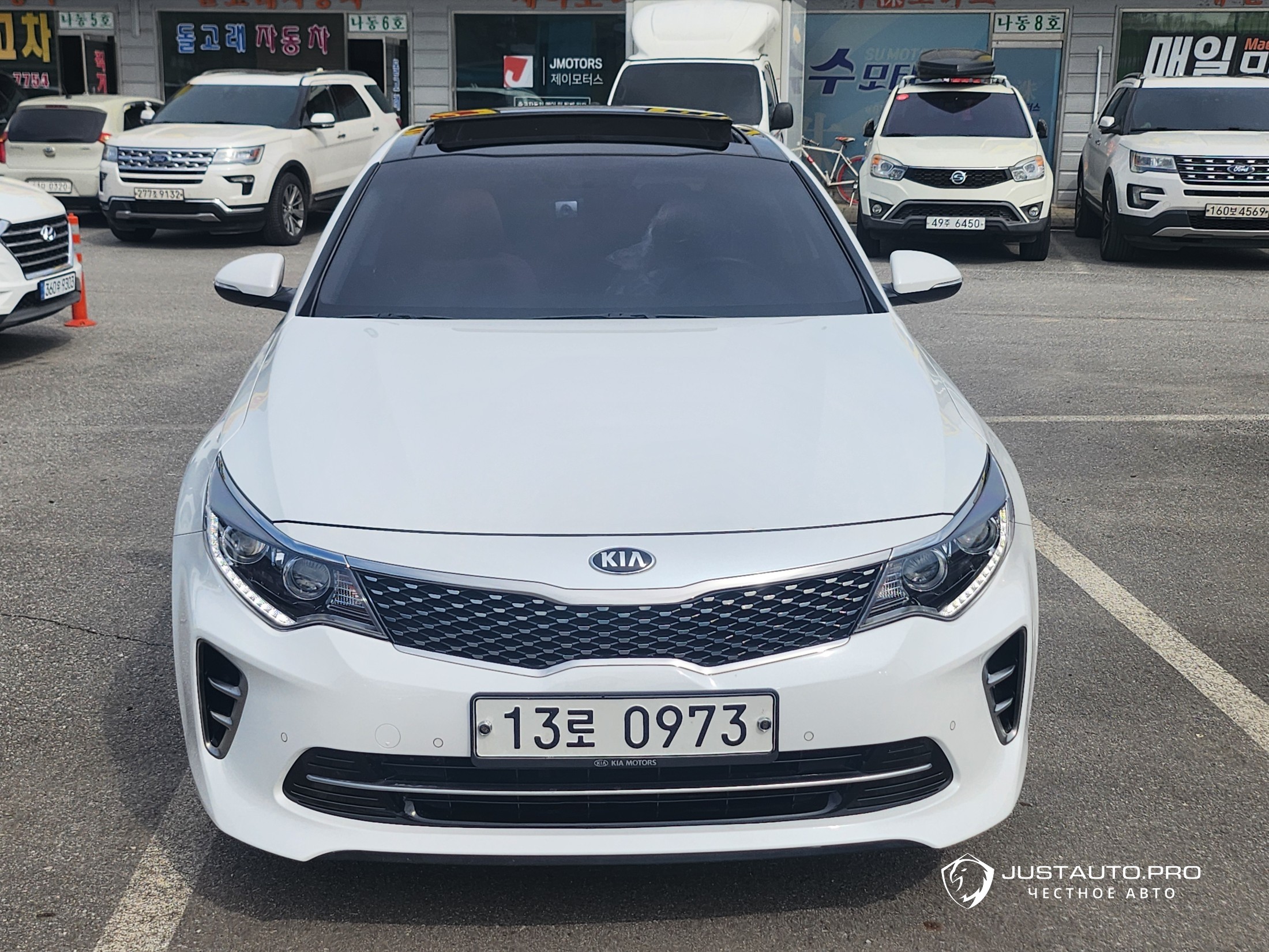 Автомобиль Kia K5