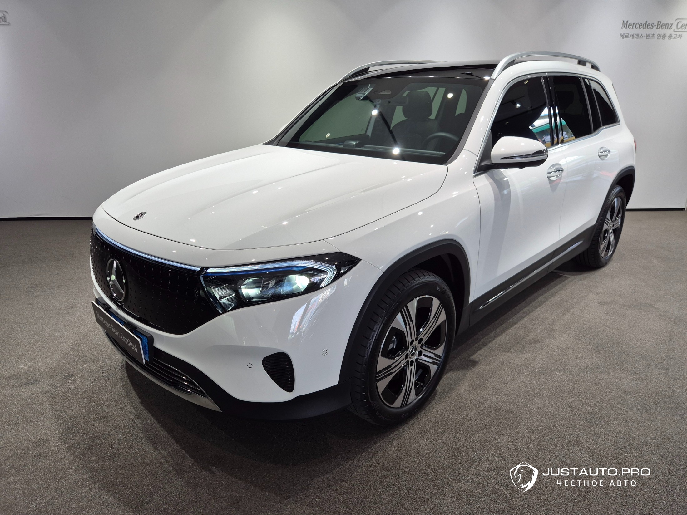 Автомобиль Mercedes-Benz EQB
