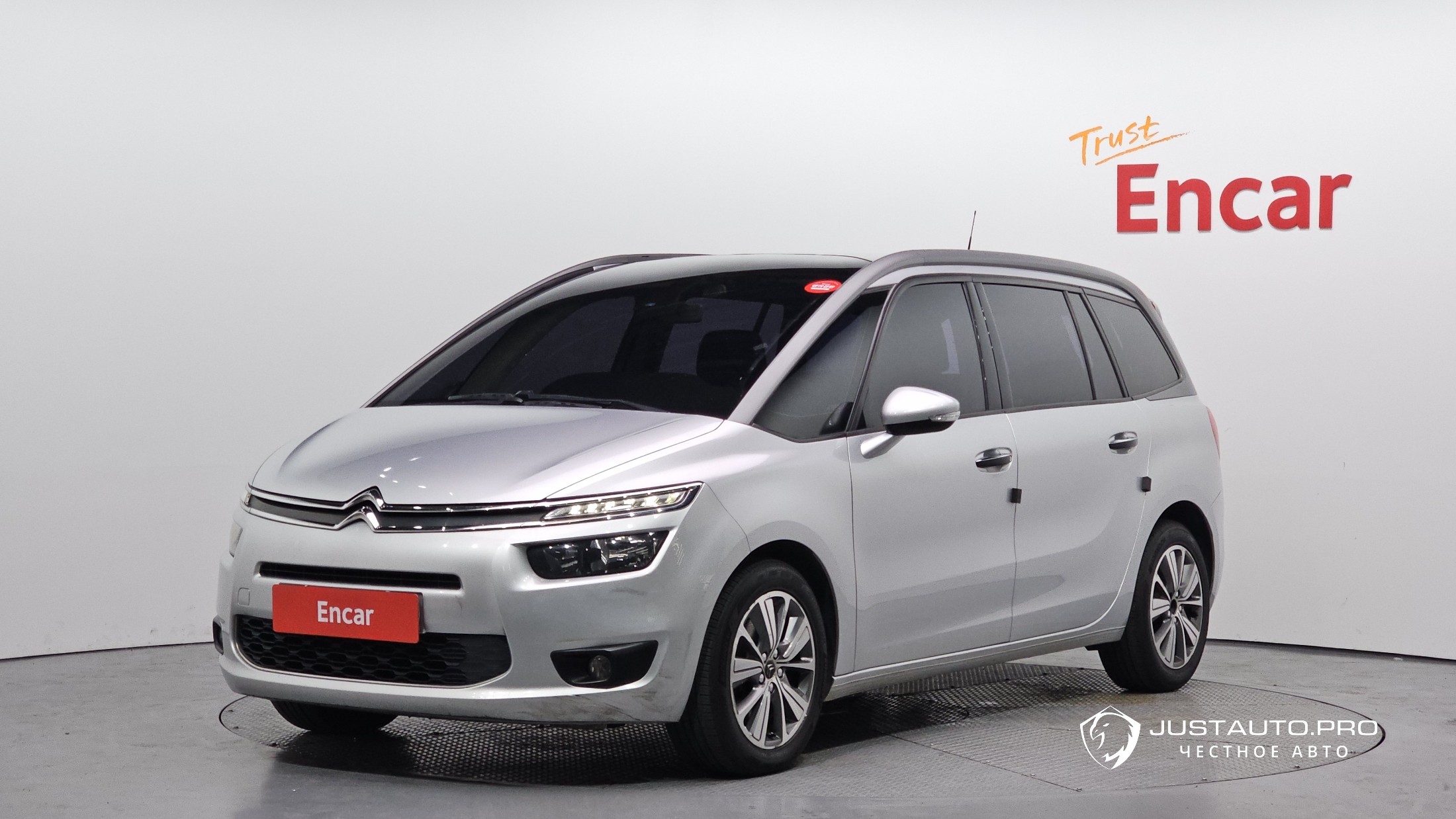 Автомобиль Citroen-DS C4 Picasso