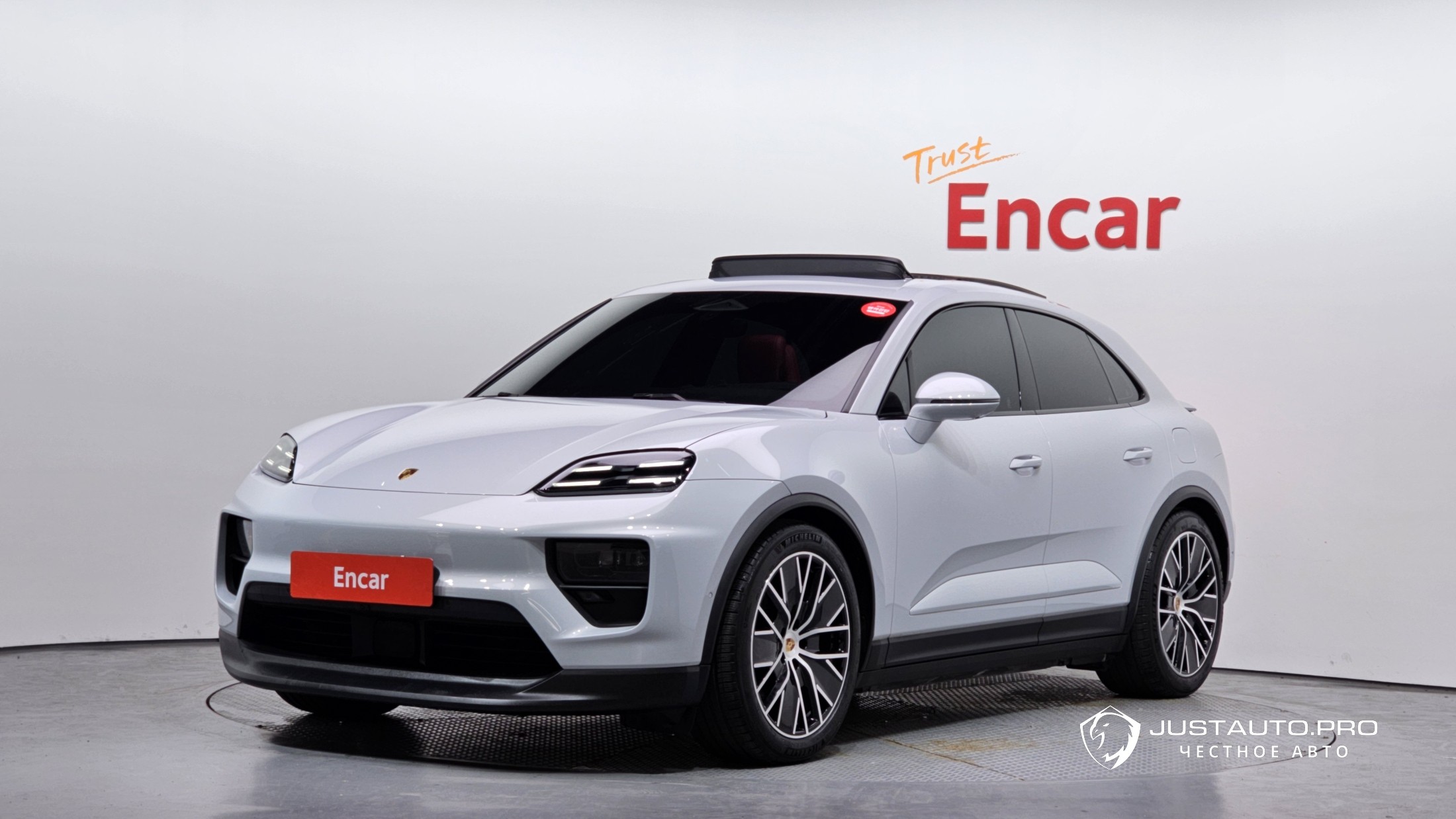 Автомобиль Porsche Macan