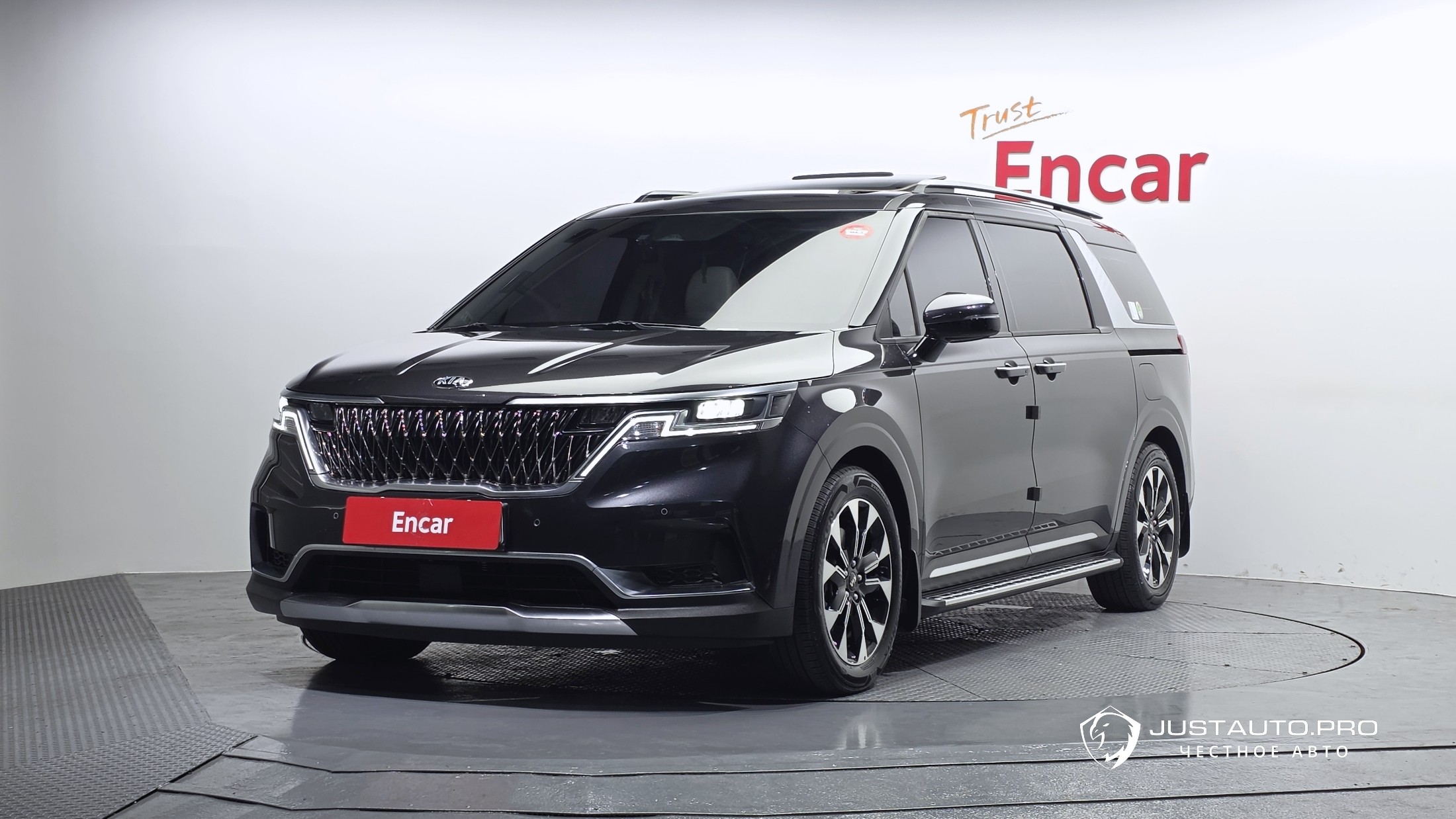 Автомобиль Kia Canival