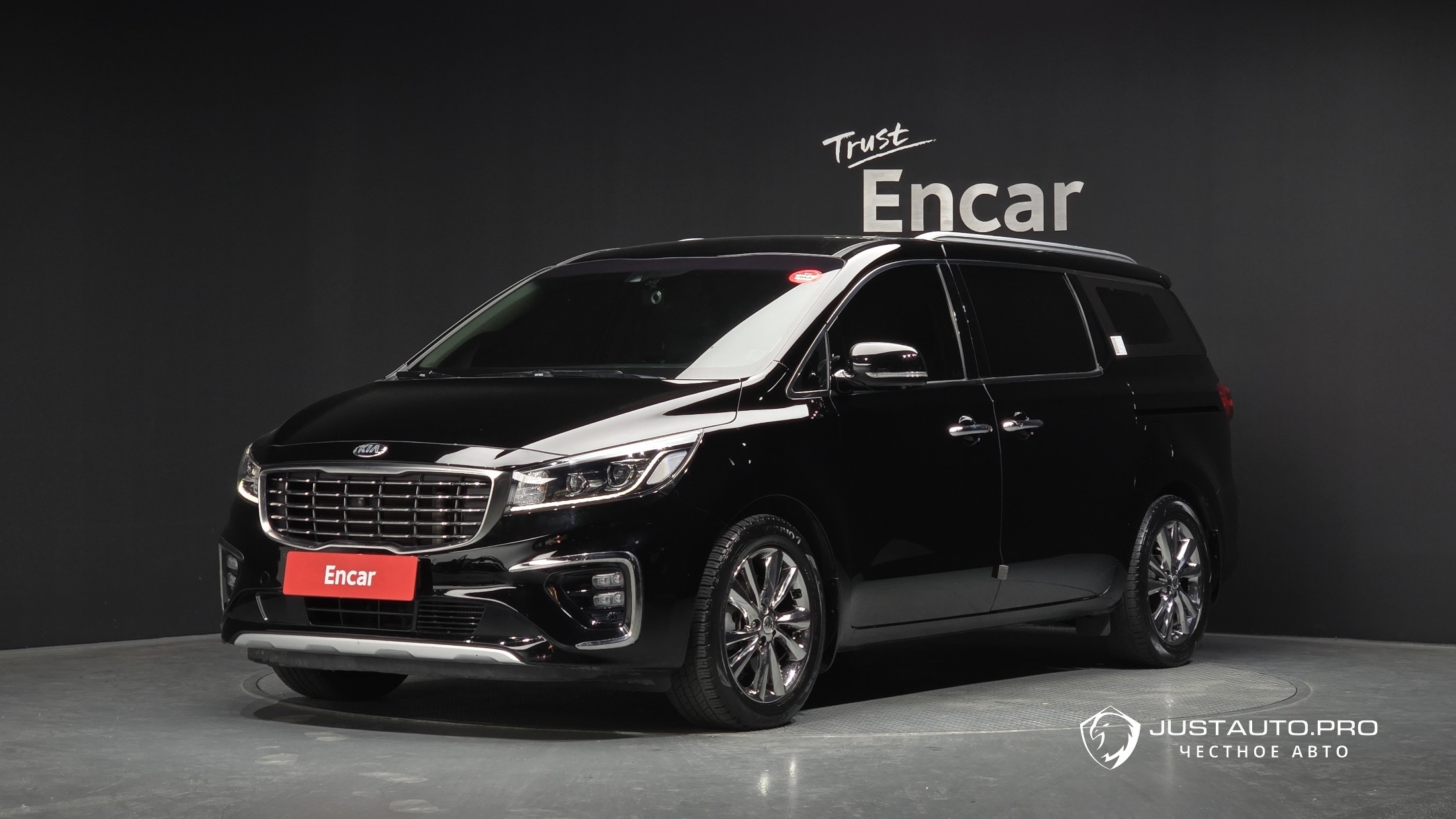 Автомобиль Kia Canival