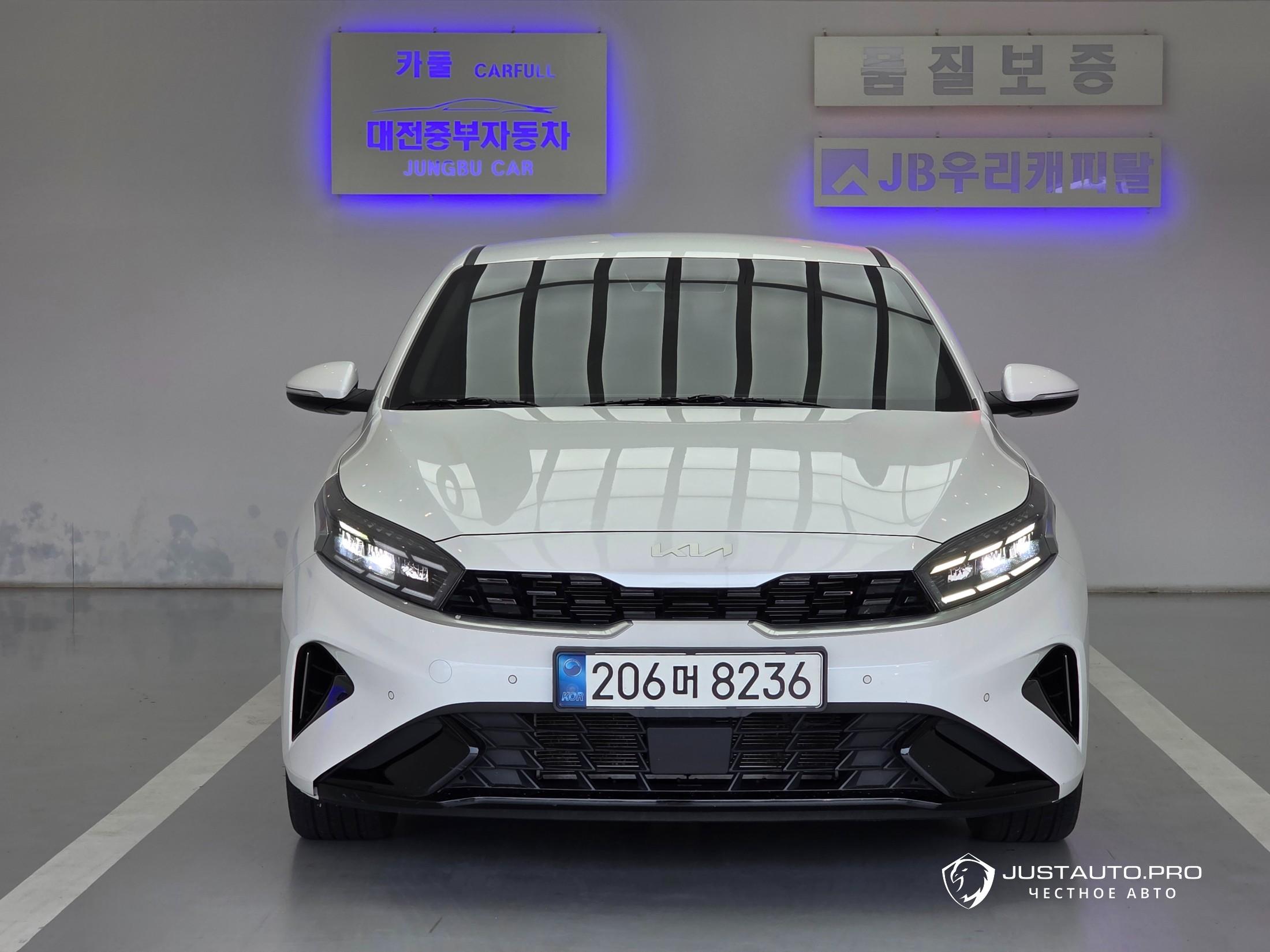 Автомобиль Kia K3
