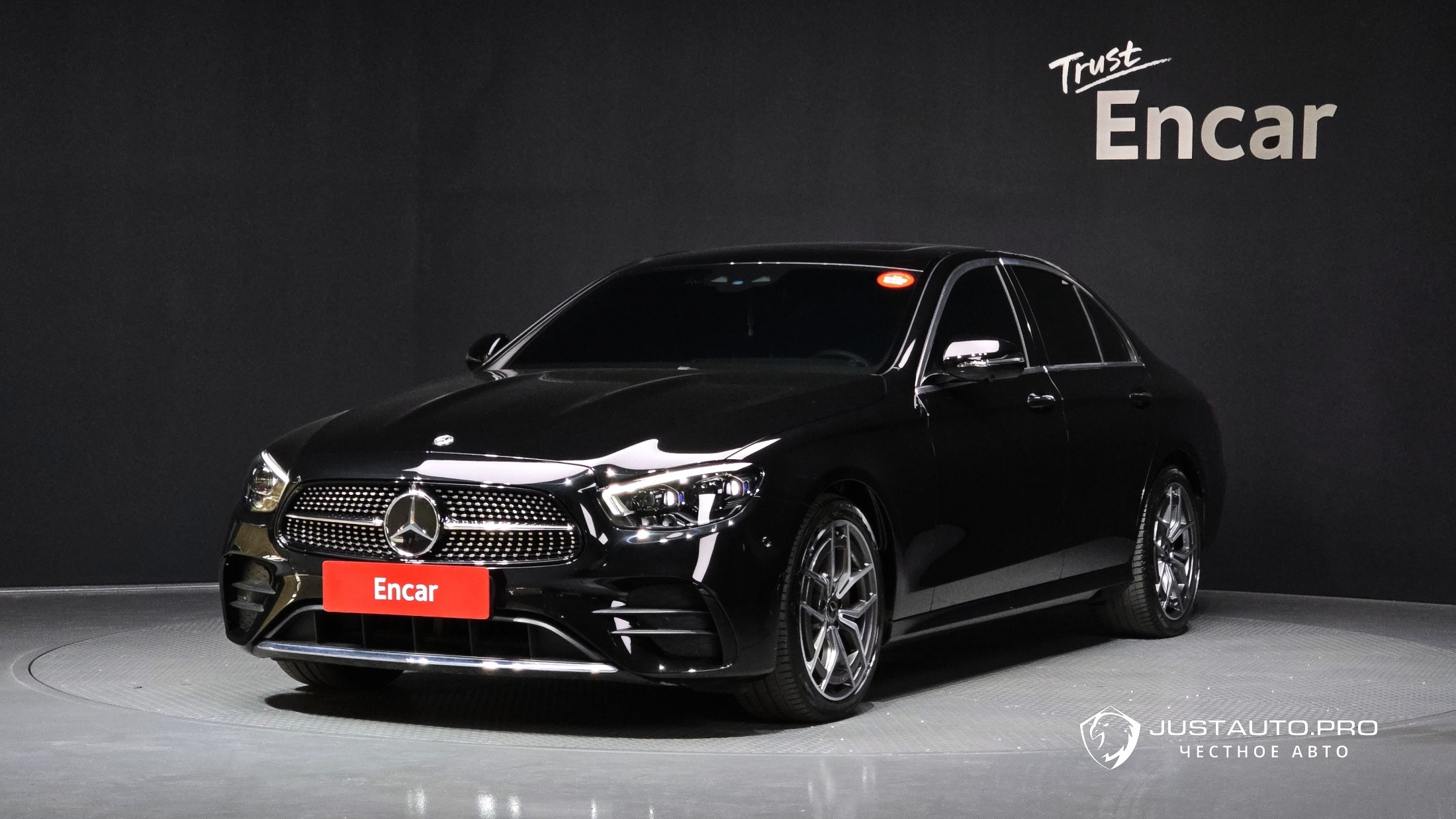 Автомобиль Mercedes-Benz E-Class