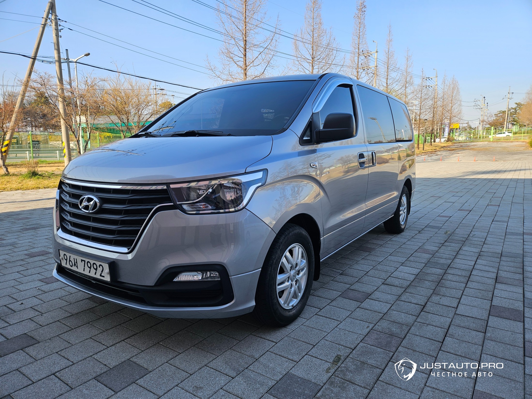 Автомобиль Hyundai Starex