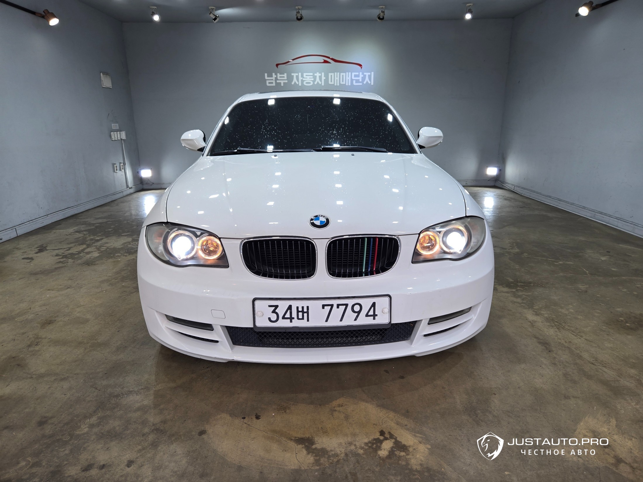 Автомобиль BMW 1-Series