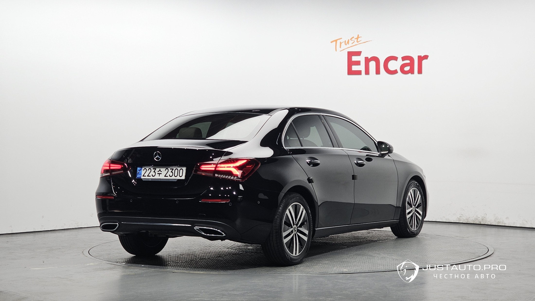 Автомобиль Mercedes-Benz A-Class