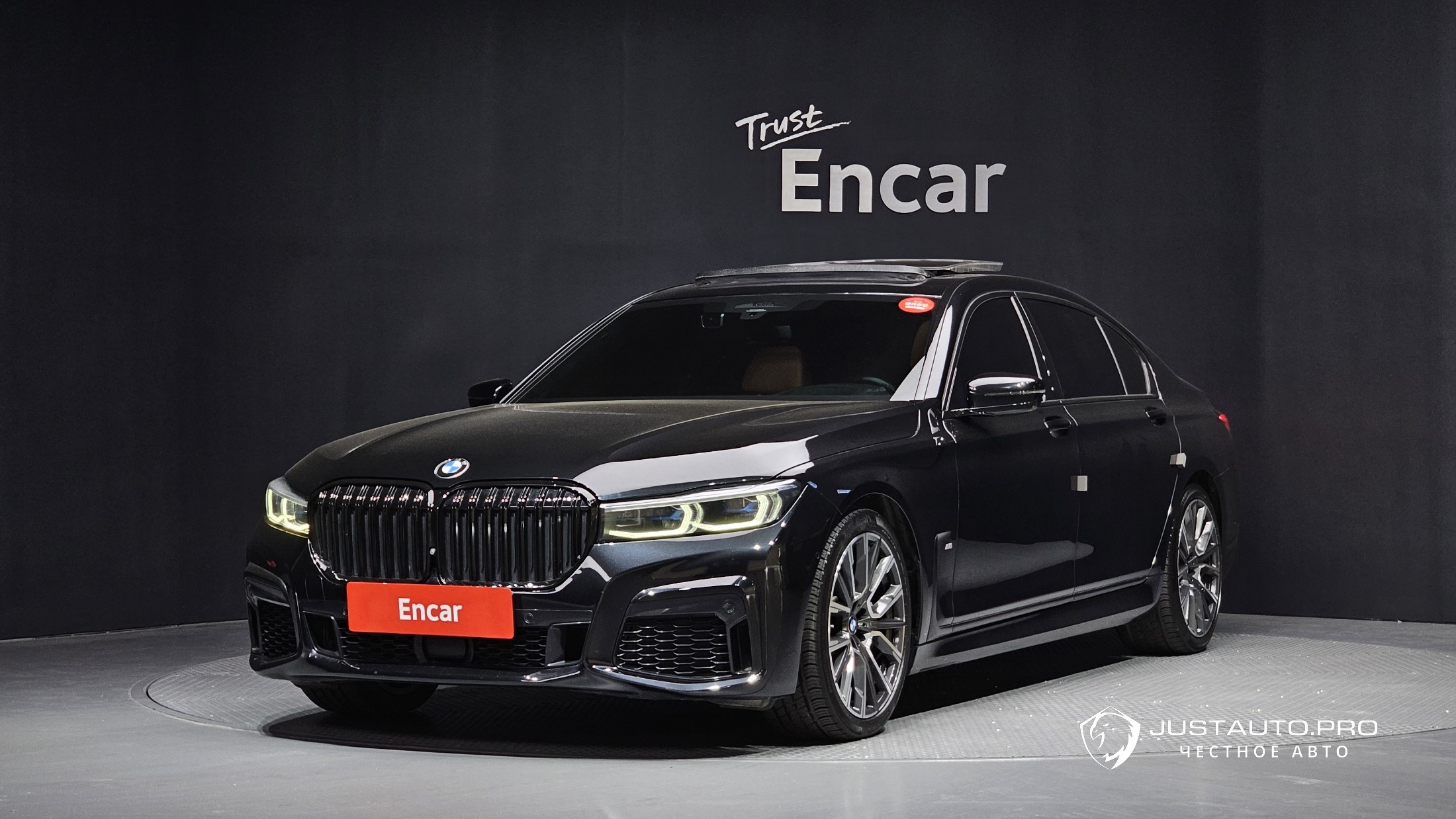 Автомобиль BMW 7-Series