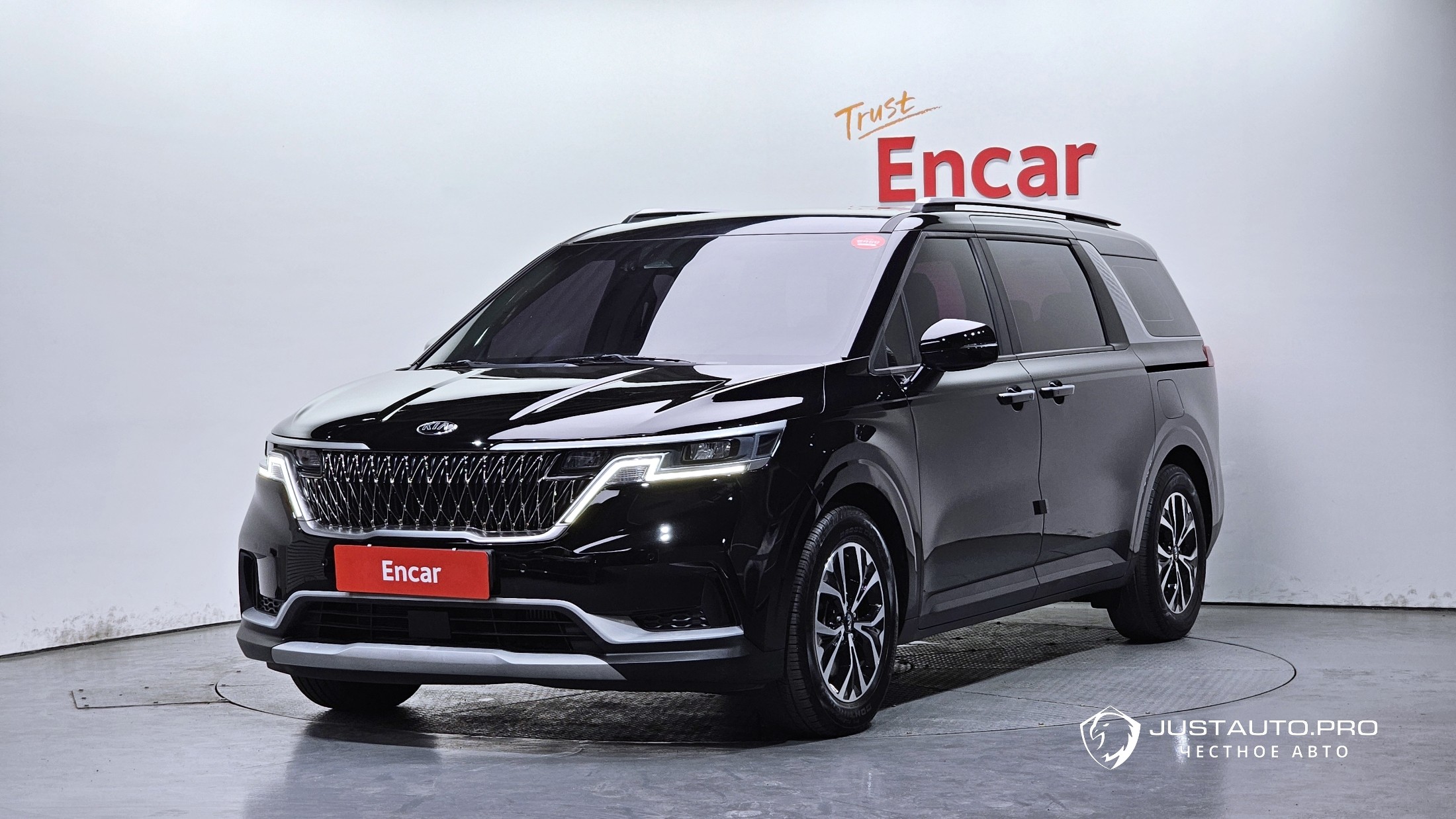 Автомобиль Kia Canival