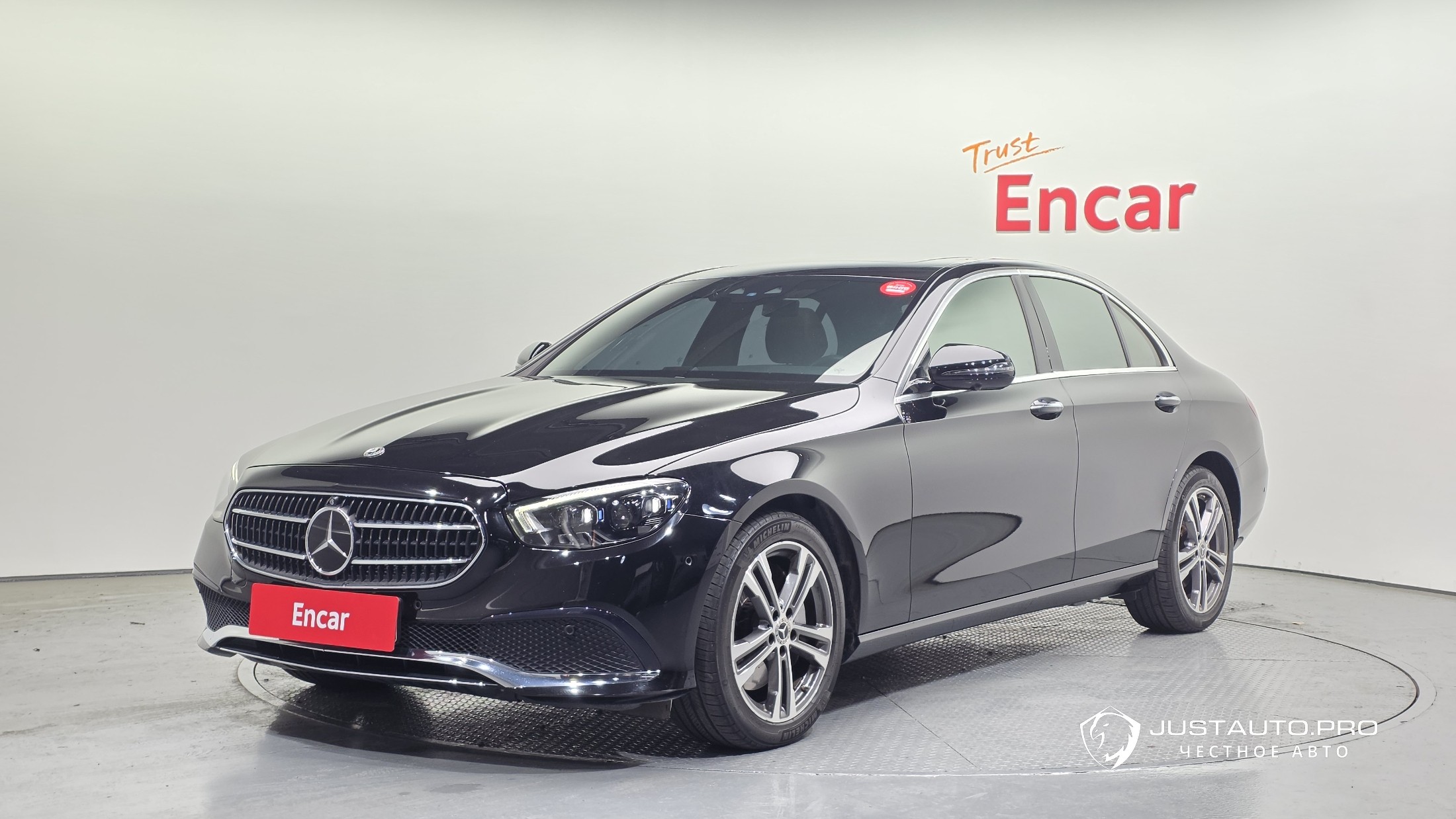 Автомобиль Mercedes-Benz E-Class
