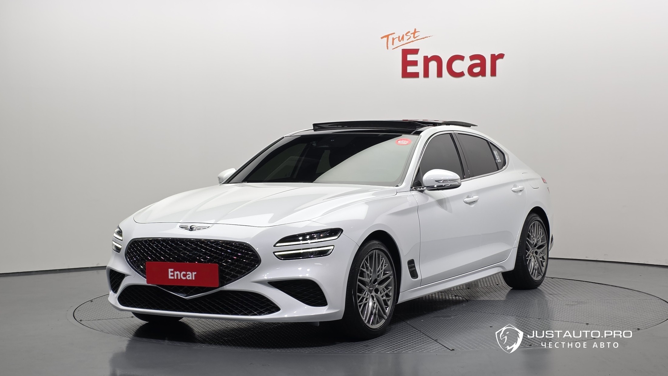 Автомобиль Genesis G70