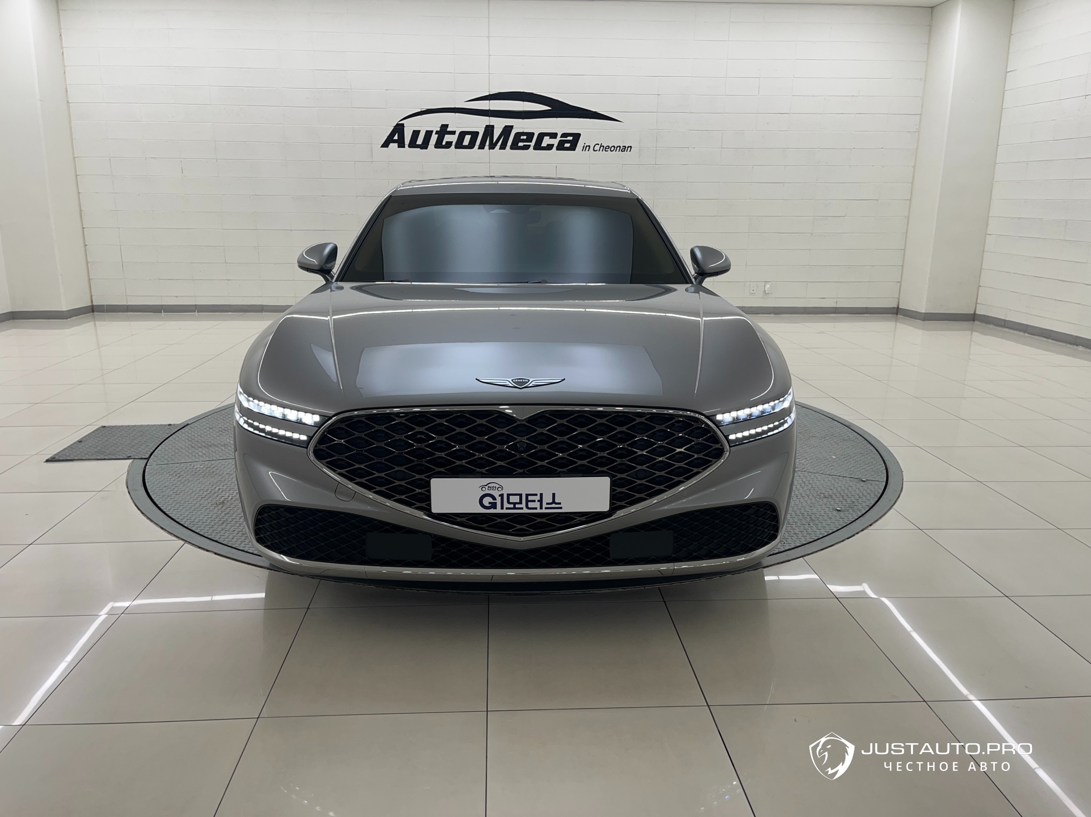 Автомобиль Genesis G90