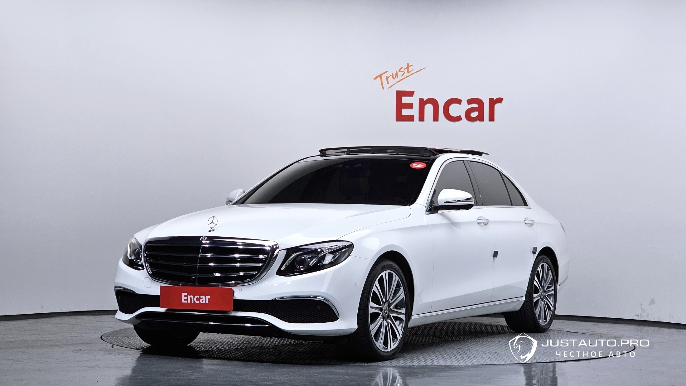 Автомобиль Mercedes-Benz E-Class