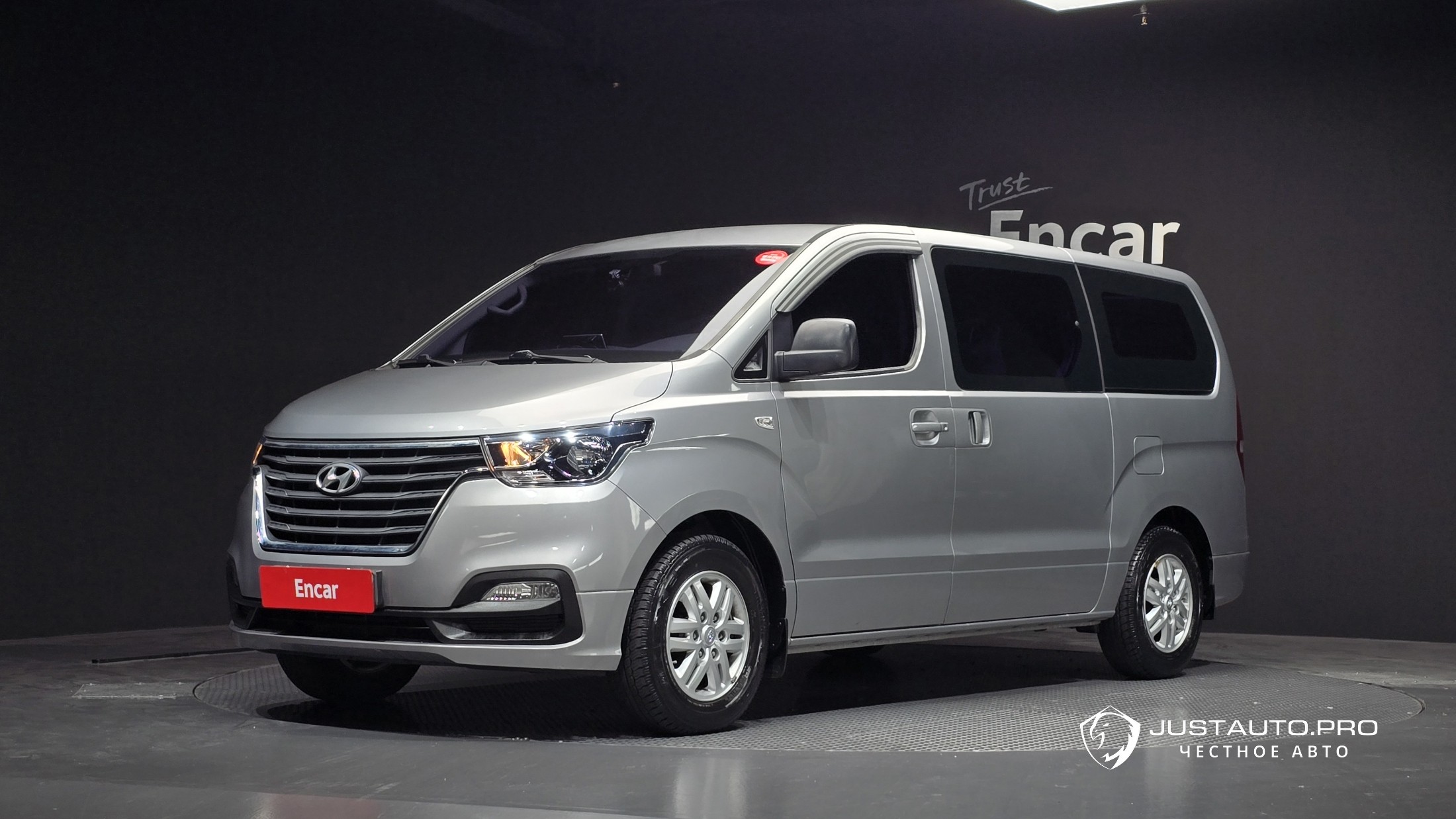 Автомобиль Hyundai Starex