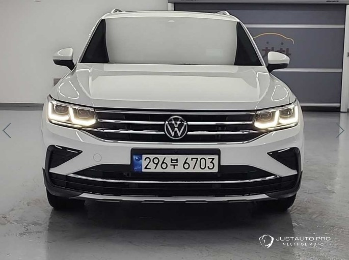 Автомобиль Volkswagen Tiguan
