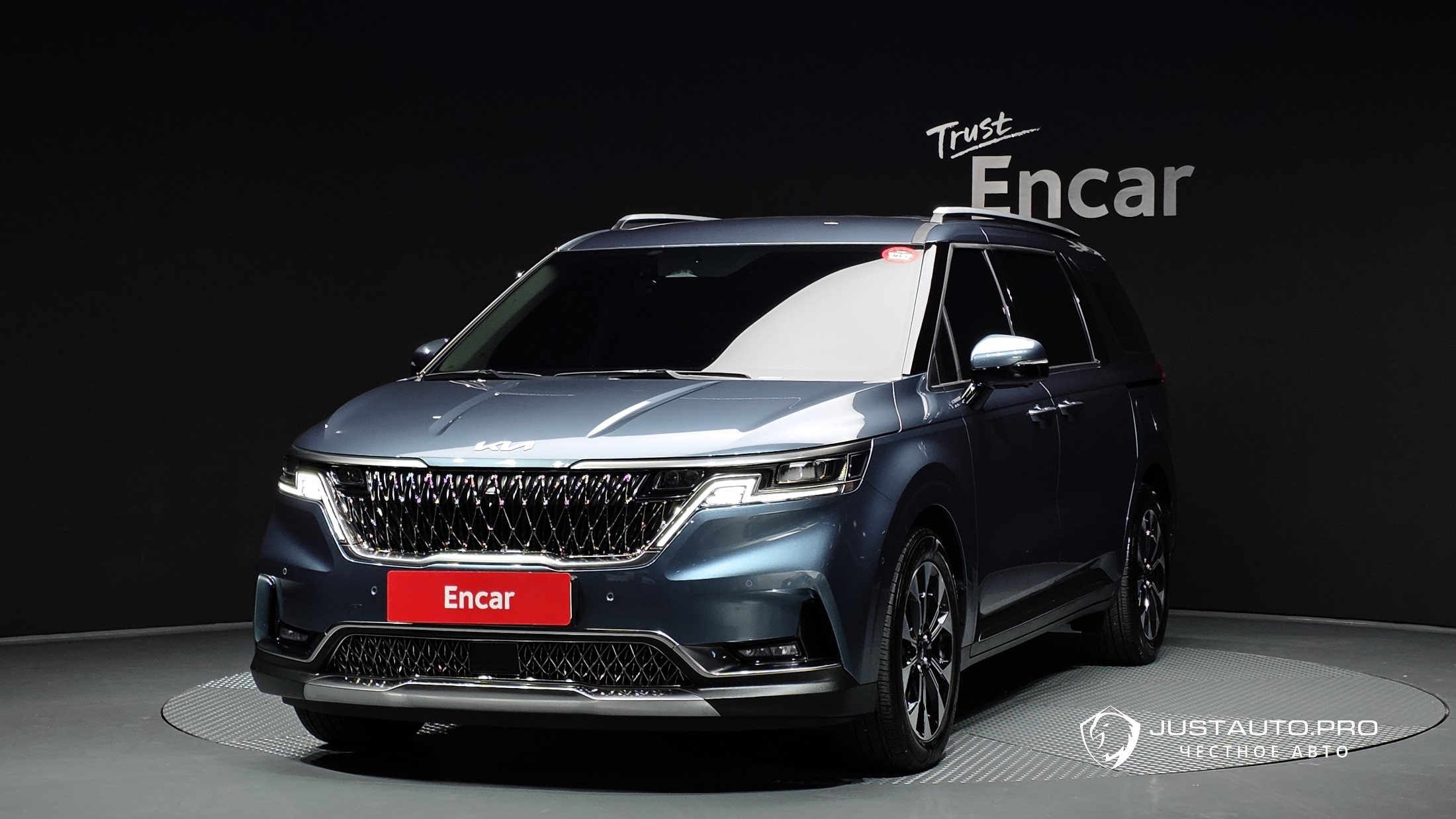 Автомобиль Kia Canival