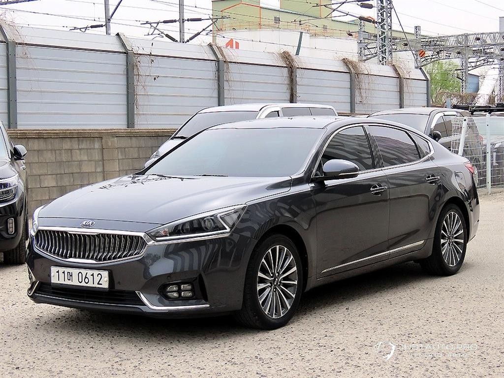 Автомобиль Kia K7
