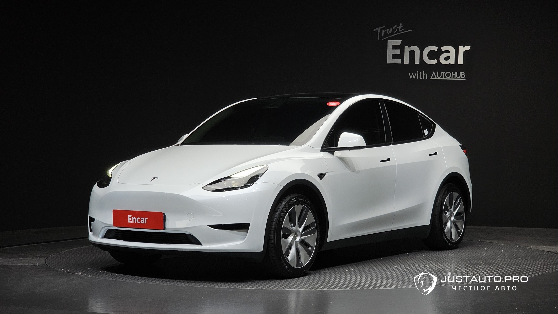 Автомобиль Tesla Model Y