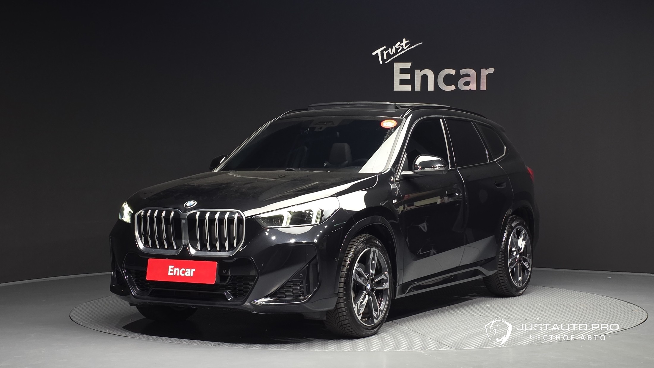 Автомобиль BMW X1