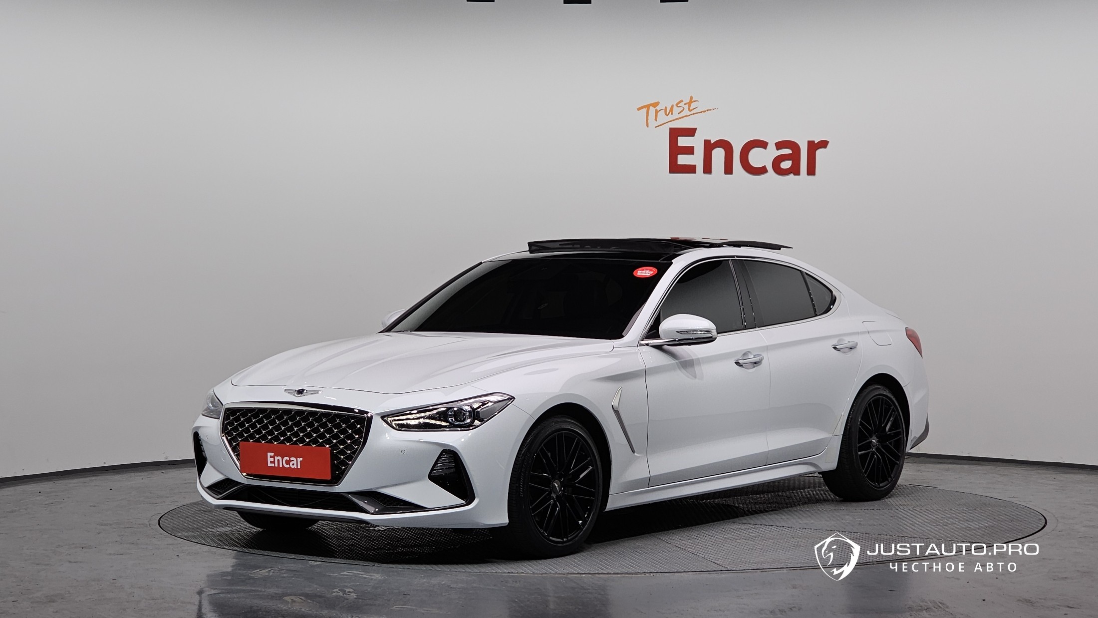 Автомобиль Genesis G70