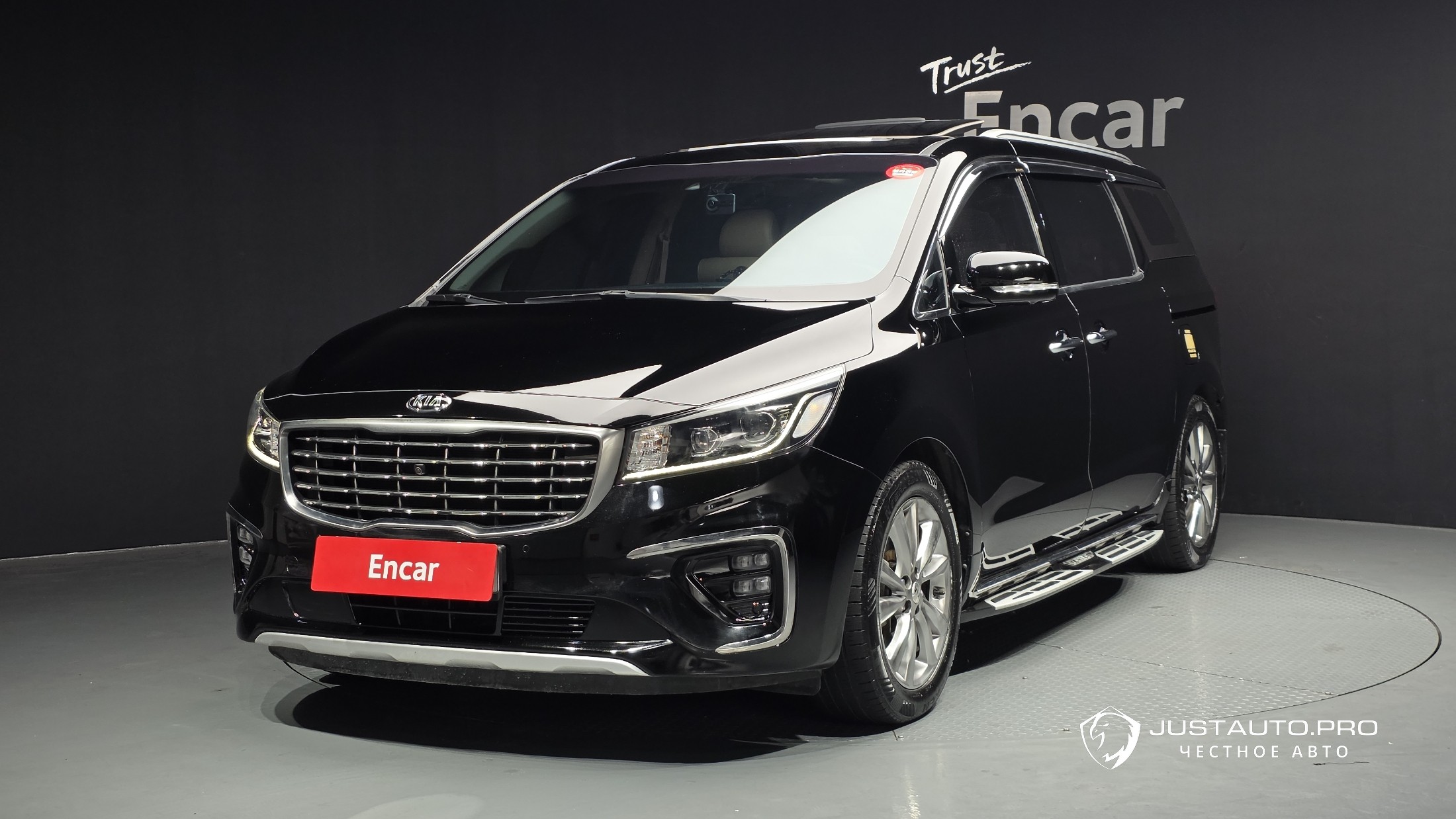 Автомобиль Kia Canival