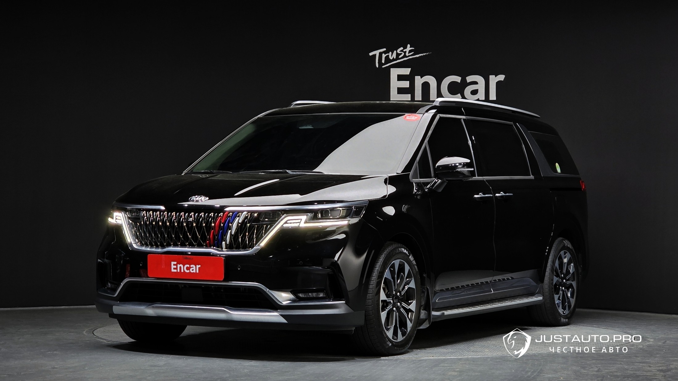 Автомобиль Kia Canival